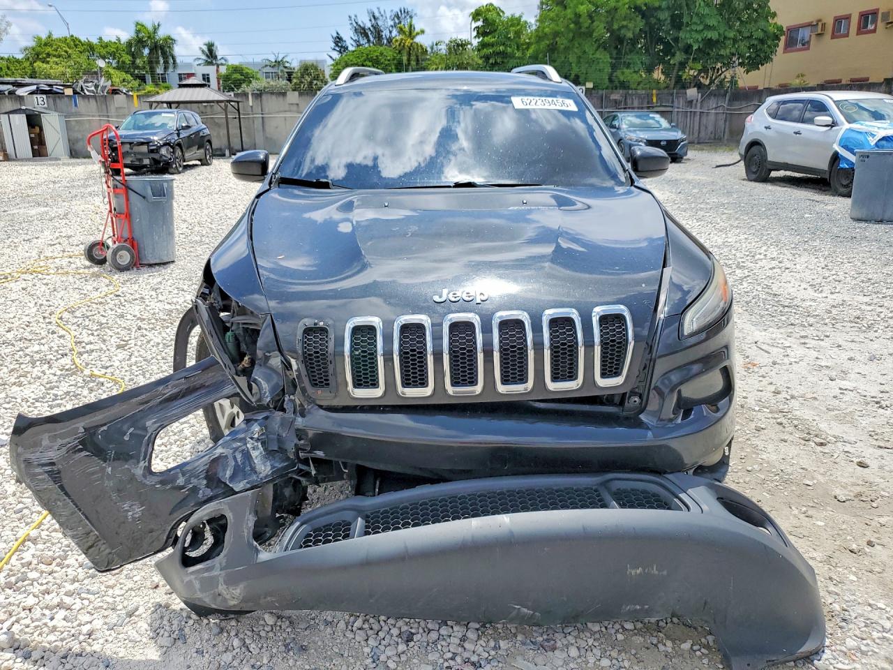 2014 Jeep Cherokee Latitude Black vin: 1C4PJLCB3EW312103