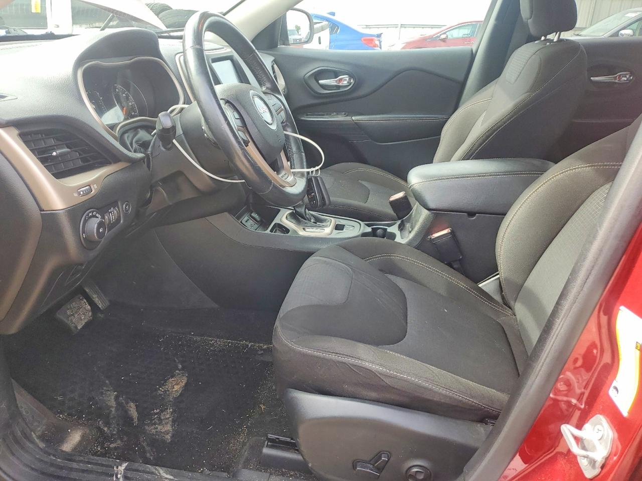 2015 Jeep Cherokee Latitude Burgundy vin: 1C4PJLCB3FW532648