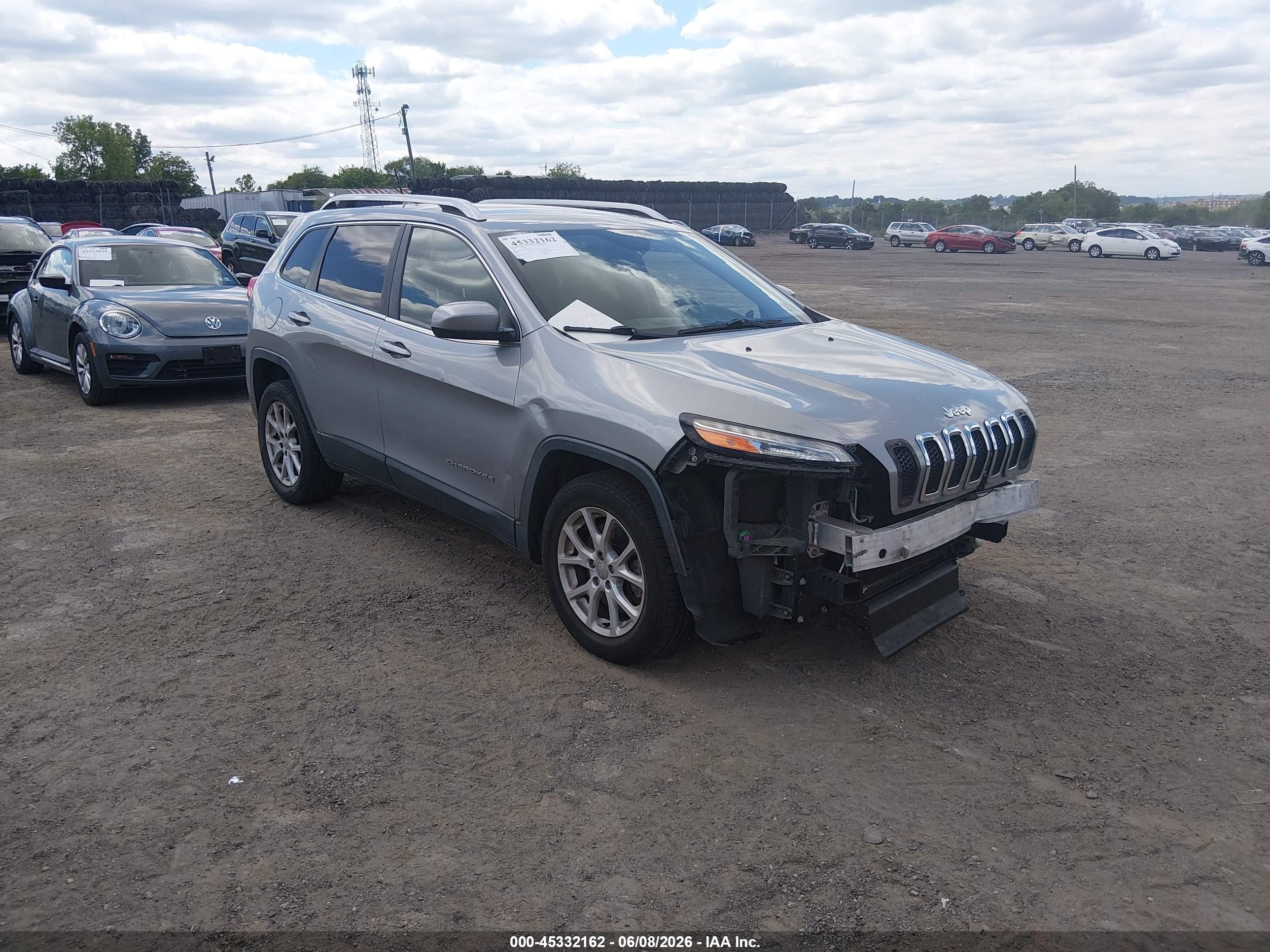 2015 Jeep Cherokee Latitude Gray vin: 1C4PJLCB3FW578805