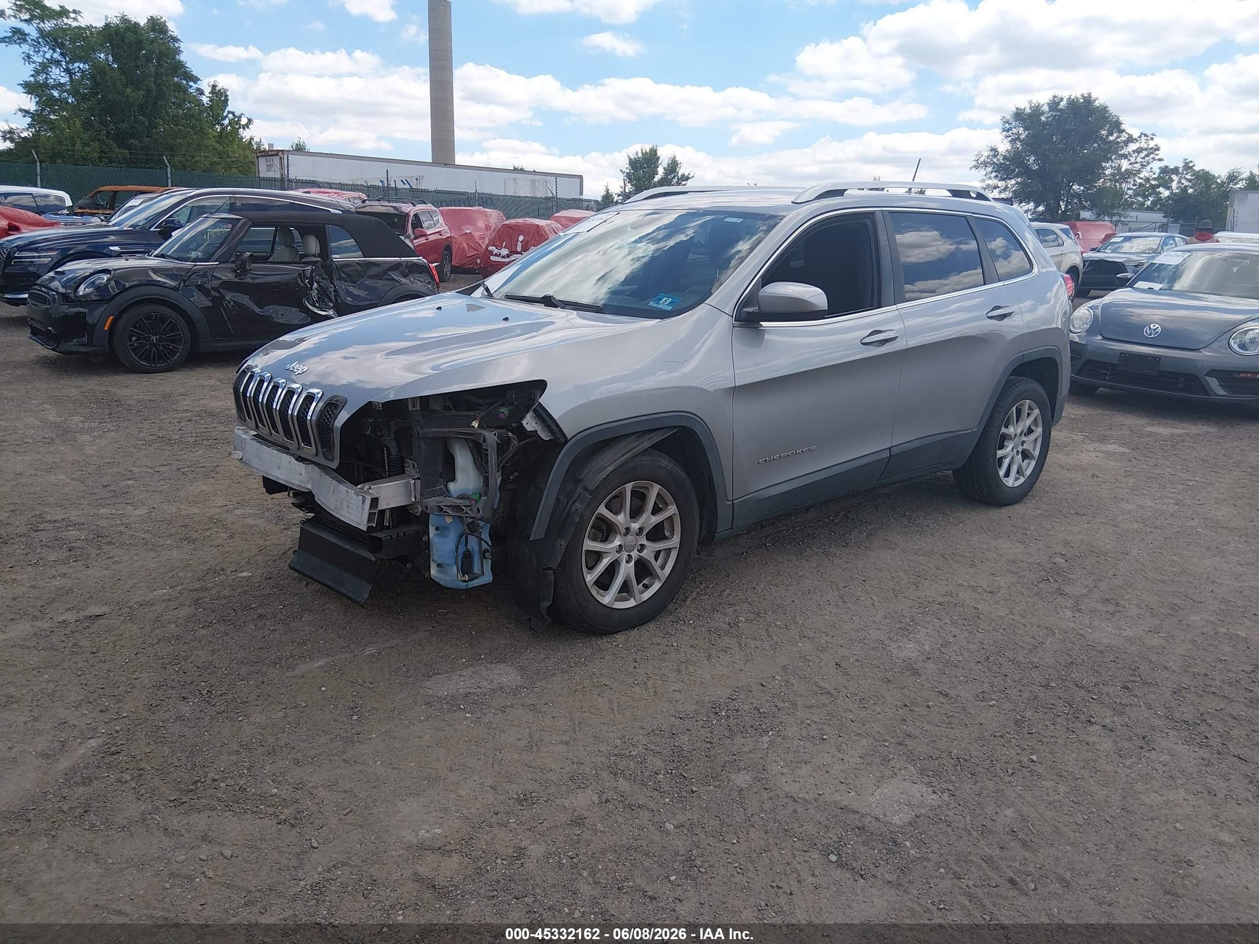 2015 Jeep Cherokee Latitude Gray vin: 1C4PJLCB3FW578805