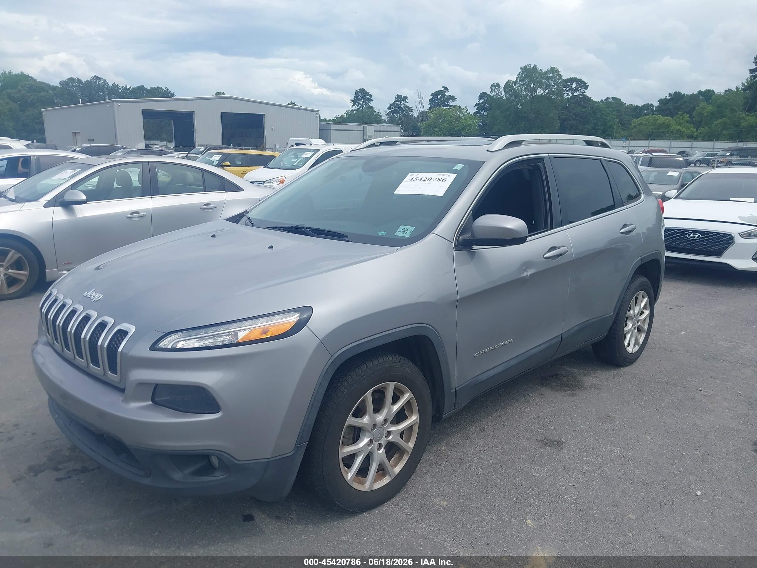2015 Jeep Cherokee Latitude Gray vin: 1C4PJLCB3FW627629