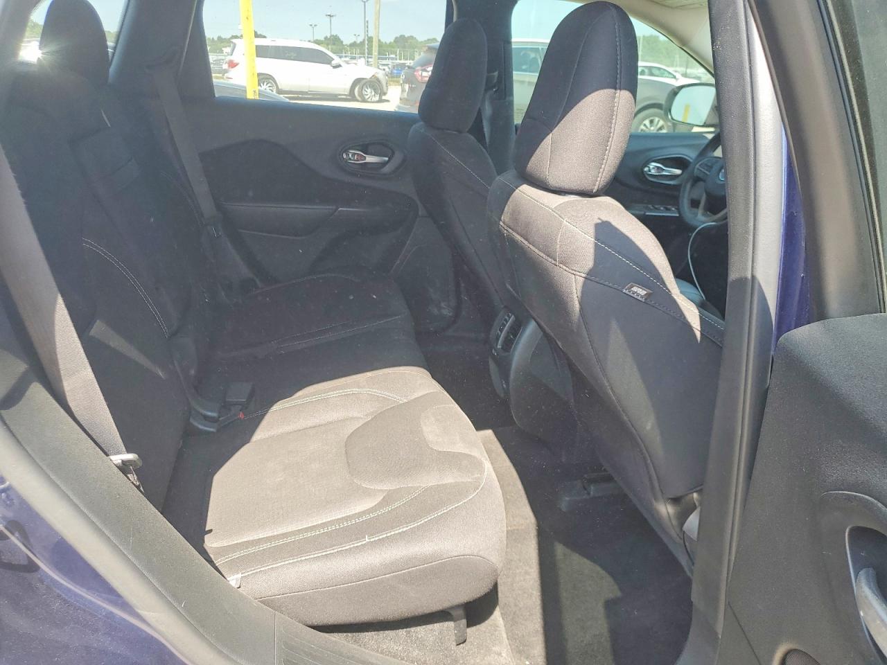 2015 Jeep Cherokee Latitude Синий vin: 1C4PJLCB3FW706587