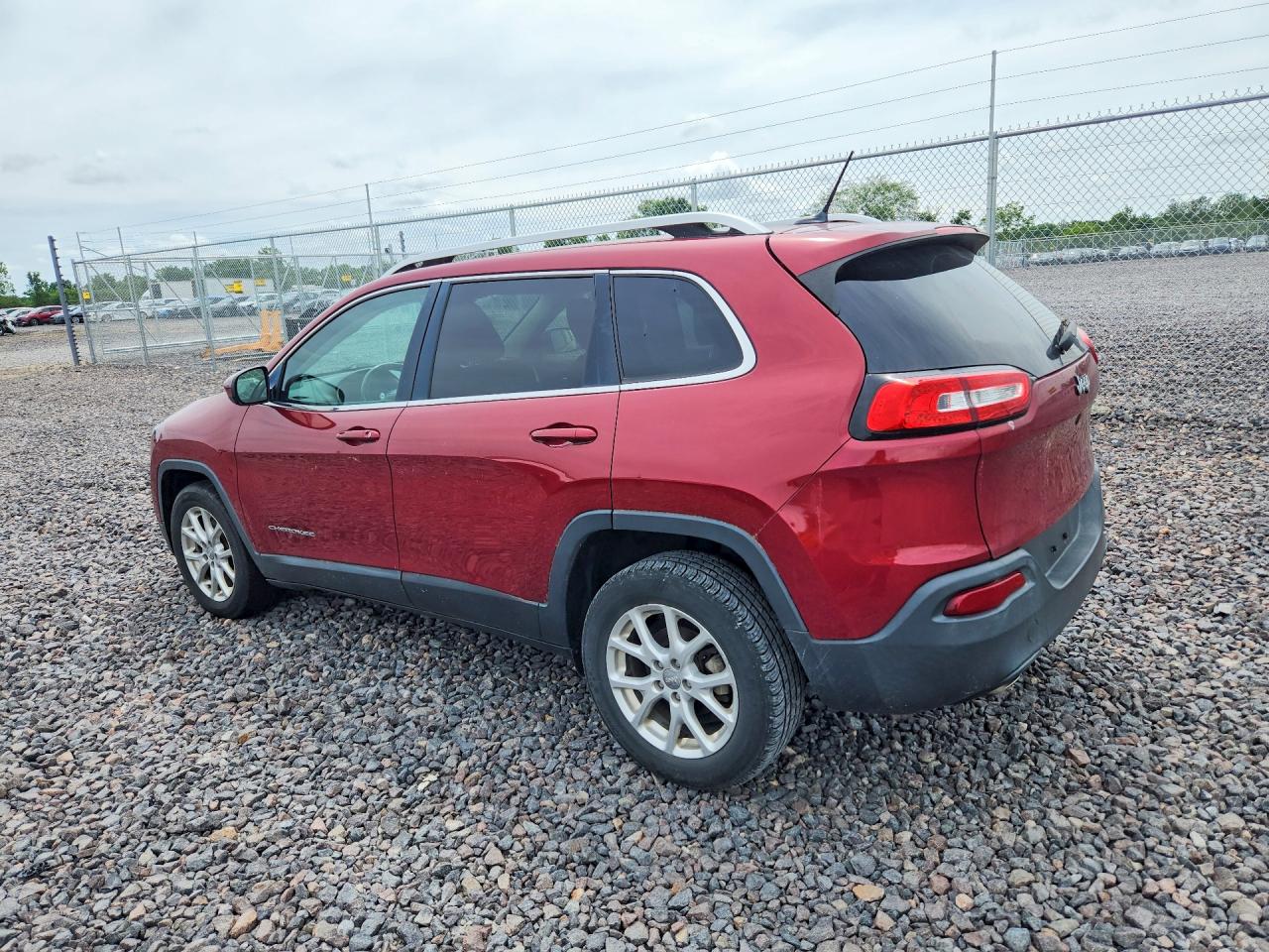 2015 Jeep Cherokee Latitude Red vin: 1C4PJLCB3FW712003