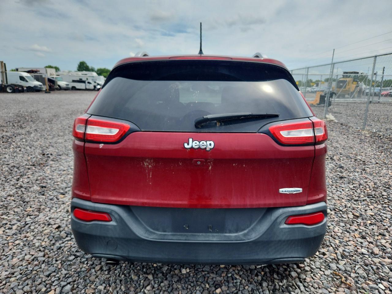 2015 Jeep Cherokee Latitude Red vin: 1C4PJLCB3FW712003