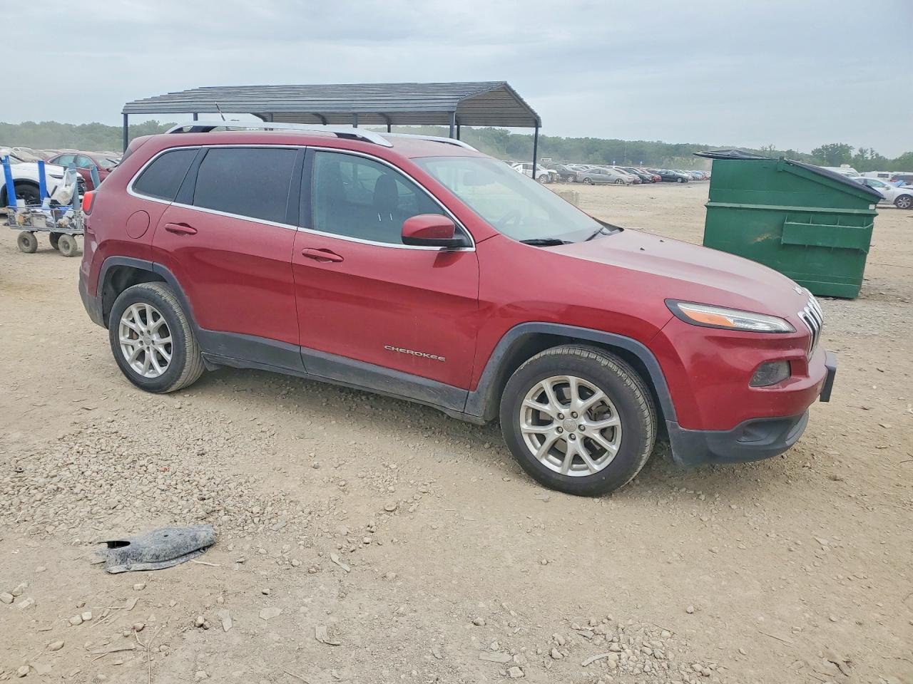 2015 Jeep Cherokee Latitude Red vin: 1C4PJLCB3FW741694