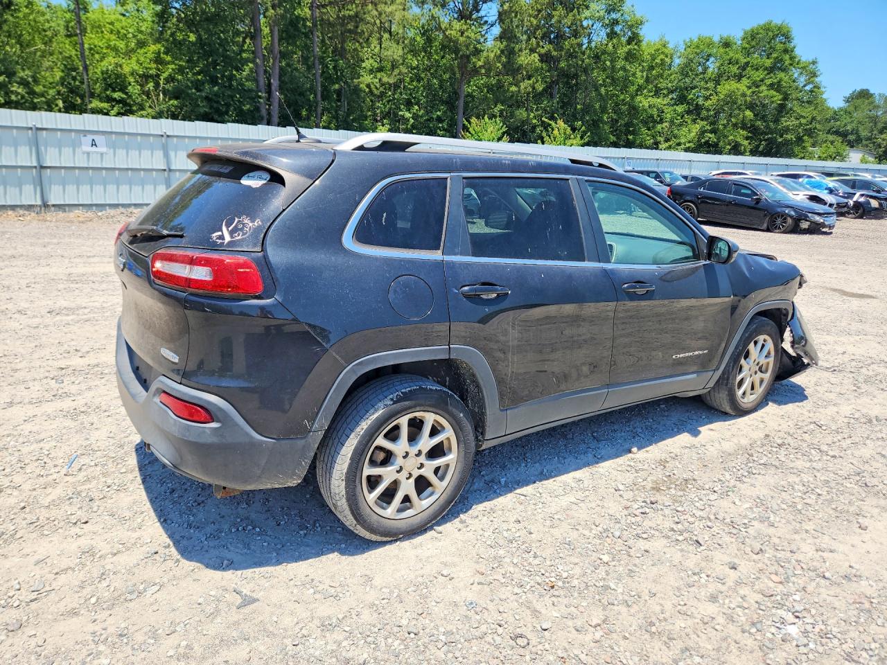 2015 Jeep Cherokee Latitude Black vin: 1C4PJLCB3FW761136