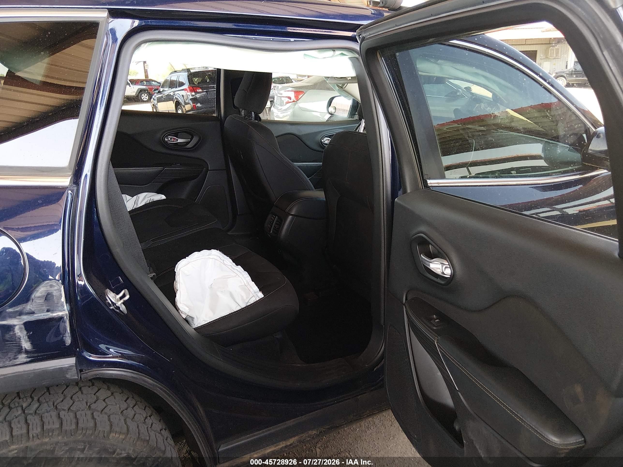 2015 Jeep Cherokee Latitude Синий vin: 1C4PJLCB3FW761878