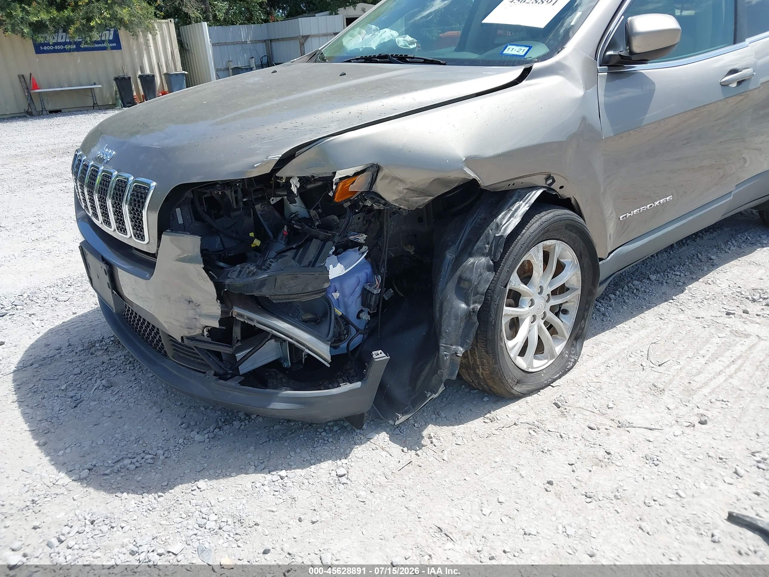 2019 Jeep Cherokee Latitude Fwd Коричневый vin: 1C4PJLCB3KD396107