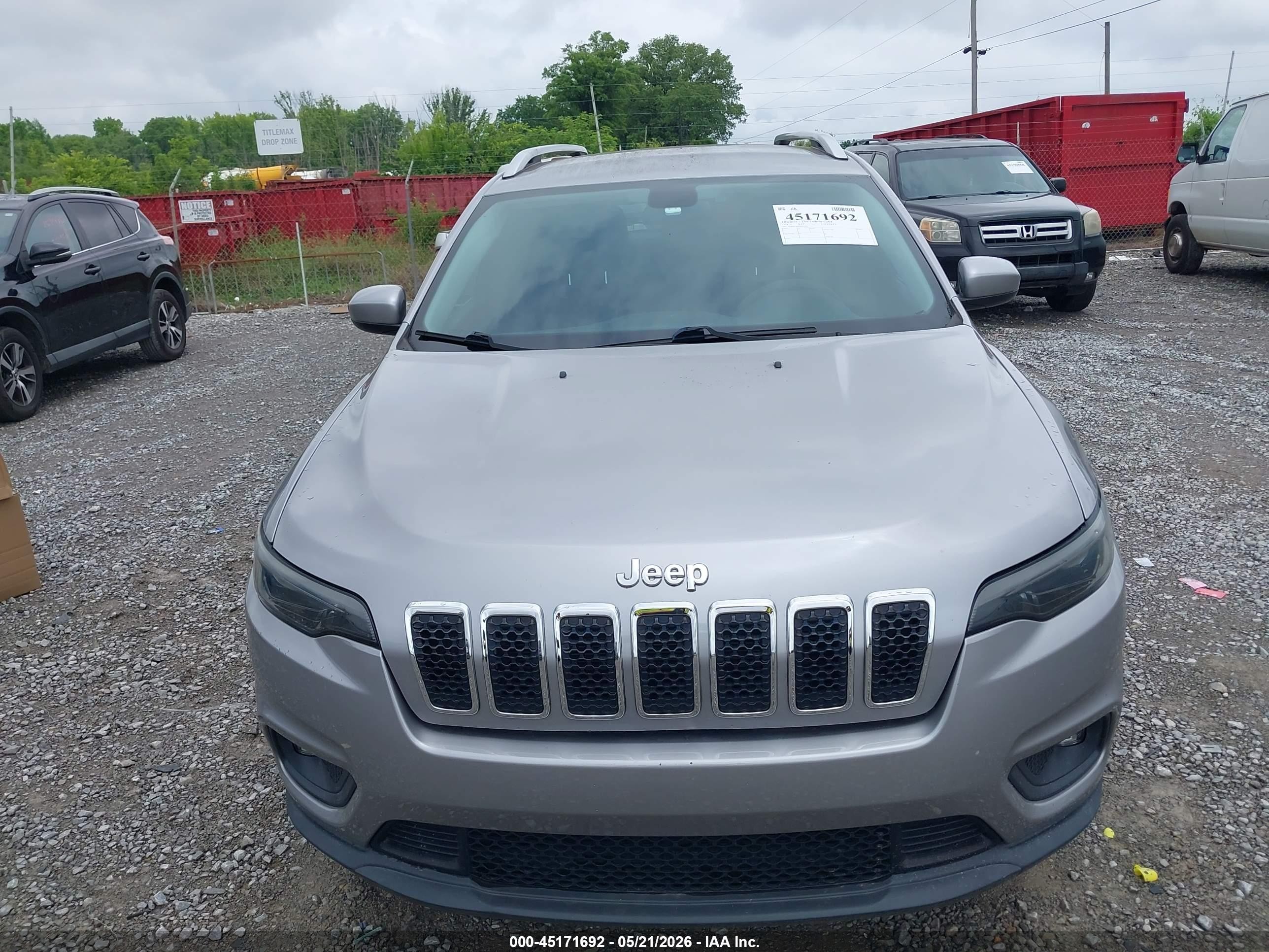 2019 Jeep Cherokee Latitude Fwd Gray vin: 1C4PJLCB3KD427999