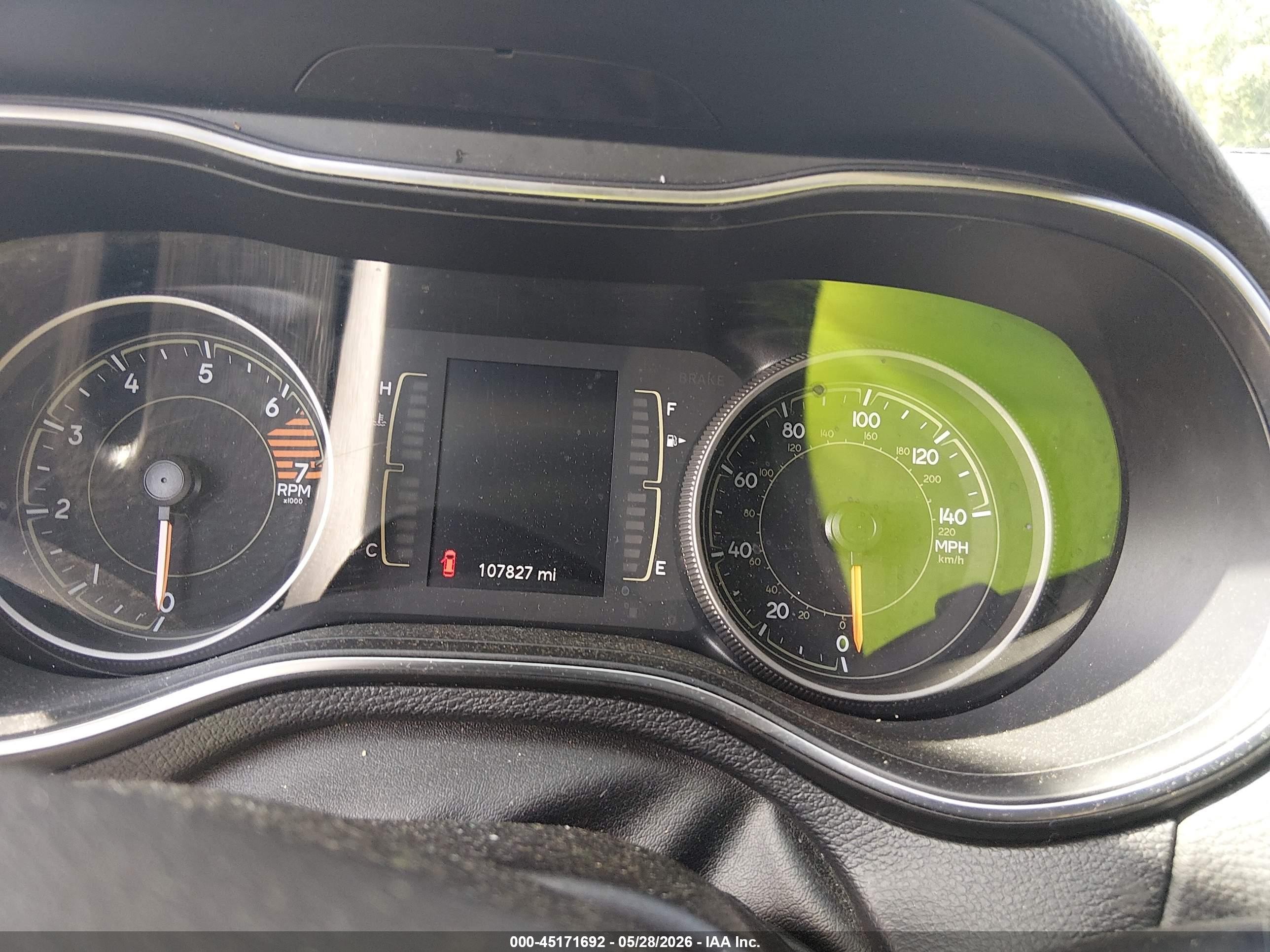 2019 Jeep Cherokee Latitude Fwd Gray vin: 1C4PJLCB3KD427999