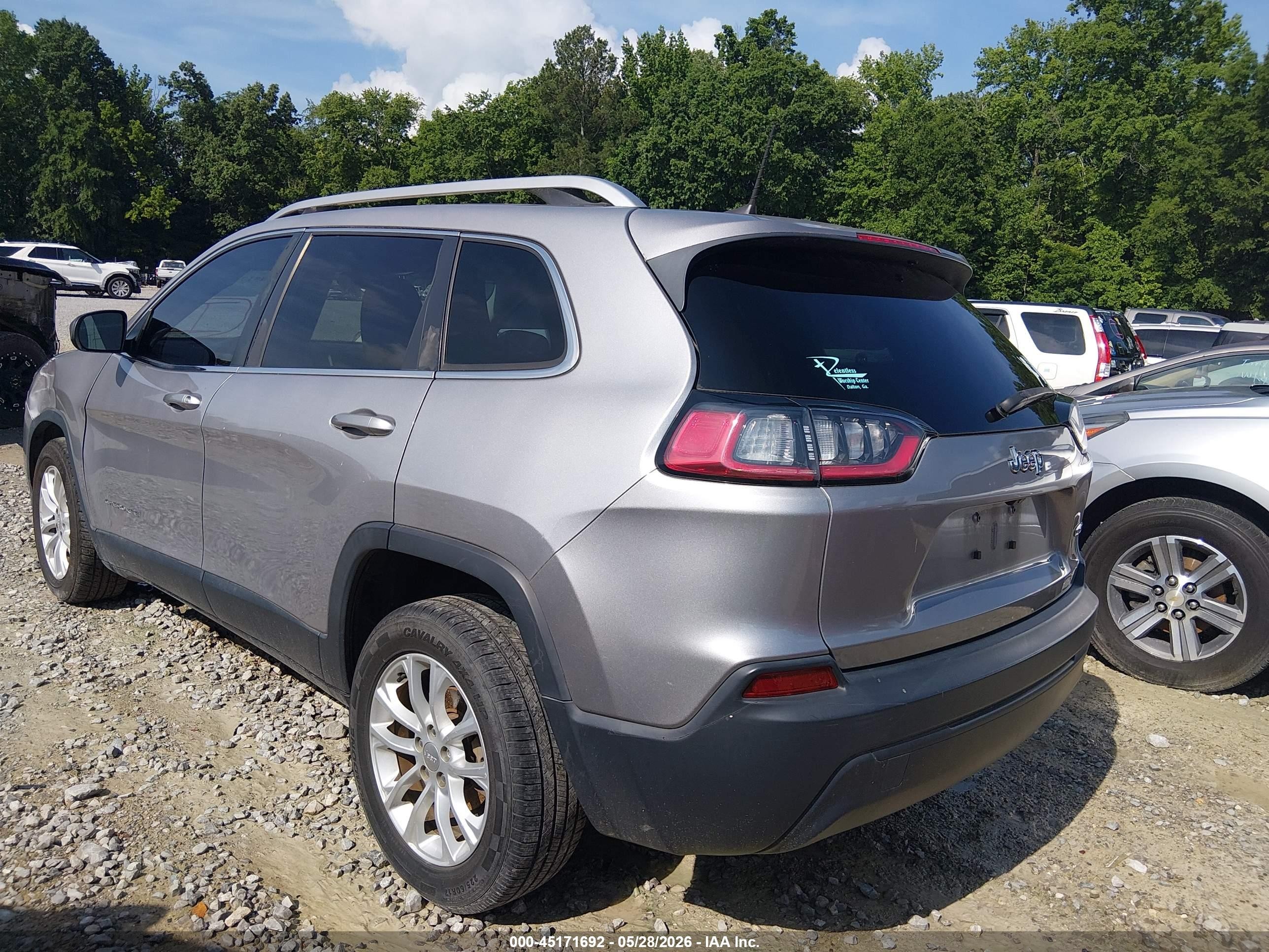 2019 Jeep Cherokee Latitude Fwd Gray vin: 1C4PJLCB3KD427999