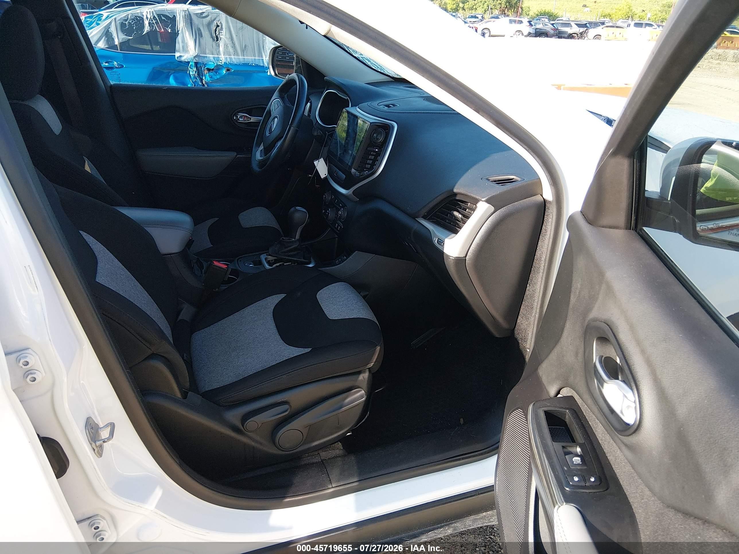 2014 Jeep Cherokee Latitude Белый vin: 1C4PJLCB4EW126912