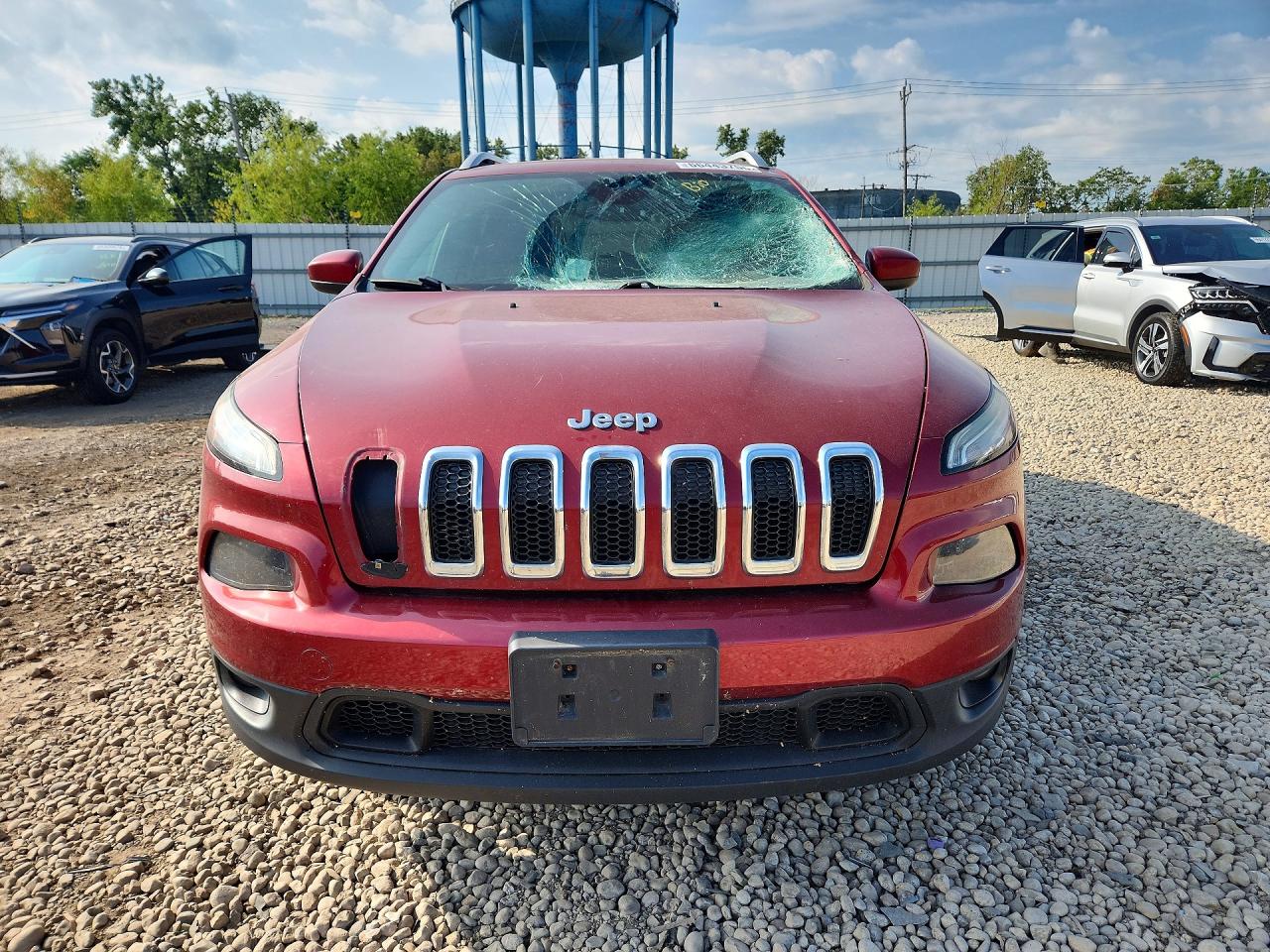2015 Jeep Cherokee Latitude Red vin: 1C4PJLCB4FW542086