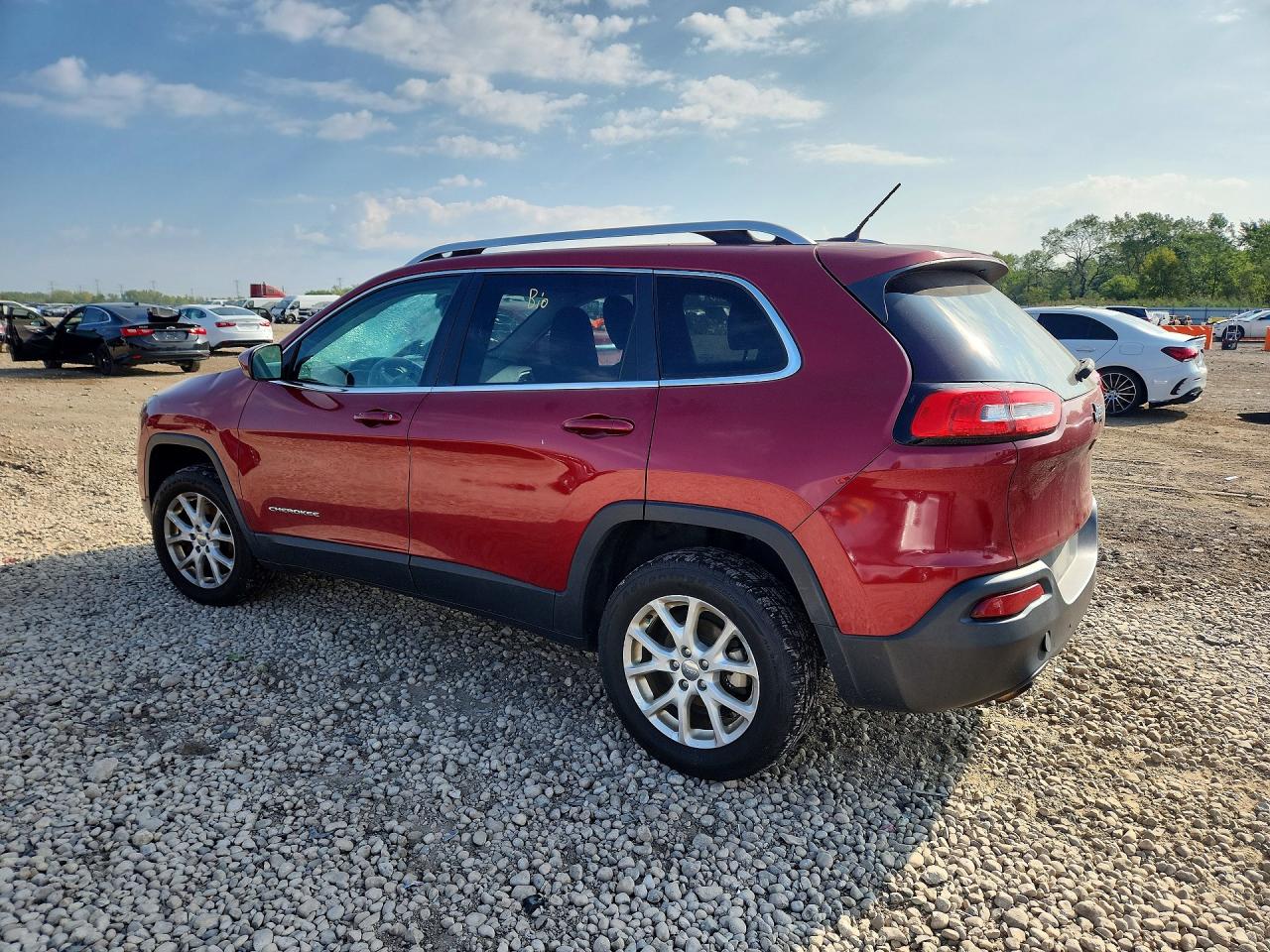 2015 Jeep Cherokee Latitude Red vin: 1C4PJLCB4FW542086
