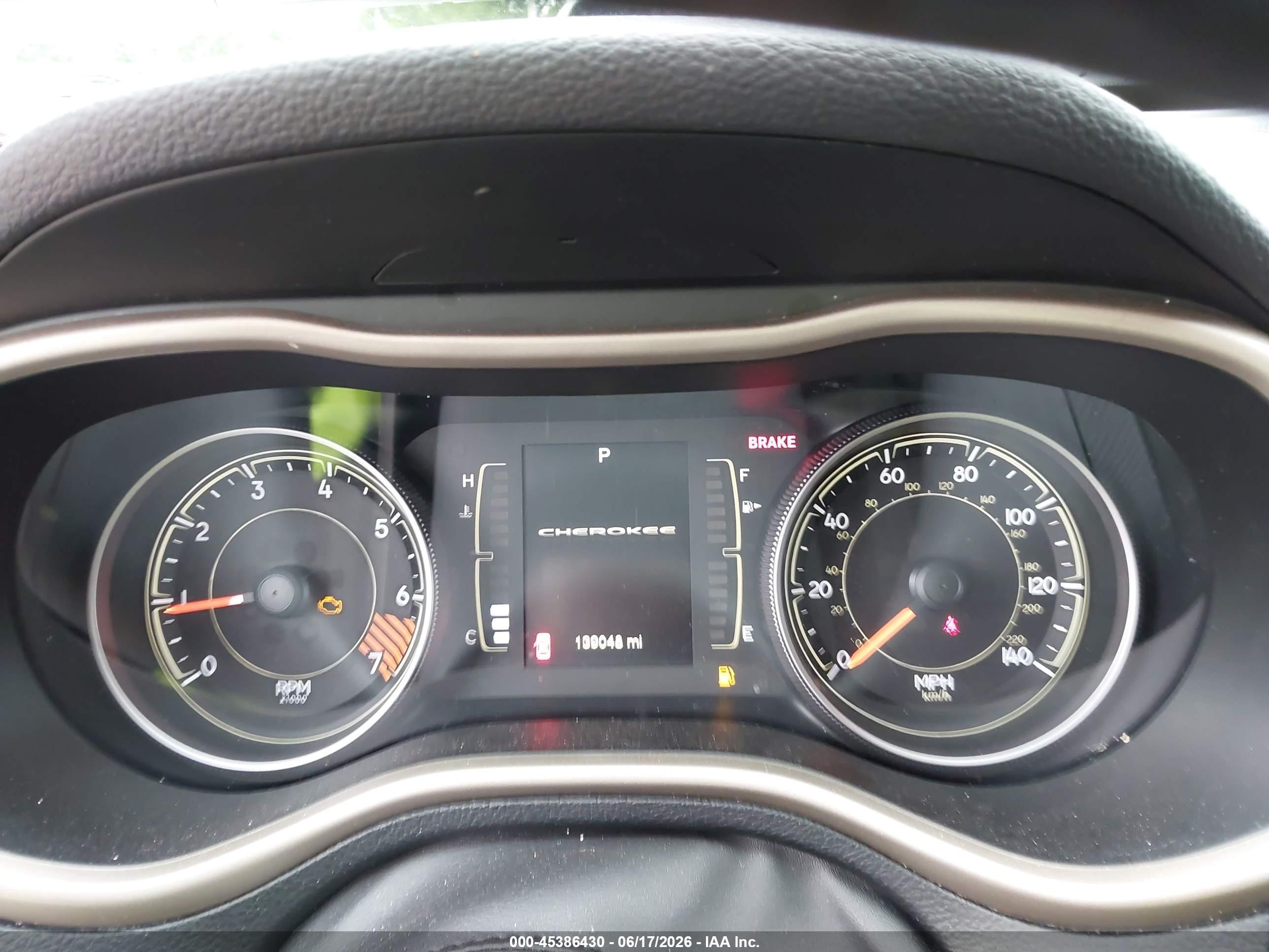 2015 Jeep Cherokee Latitude White vin: 1C4PJLCB4FW578697