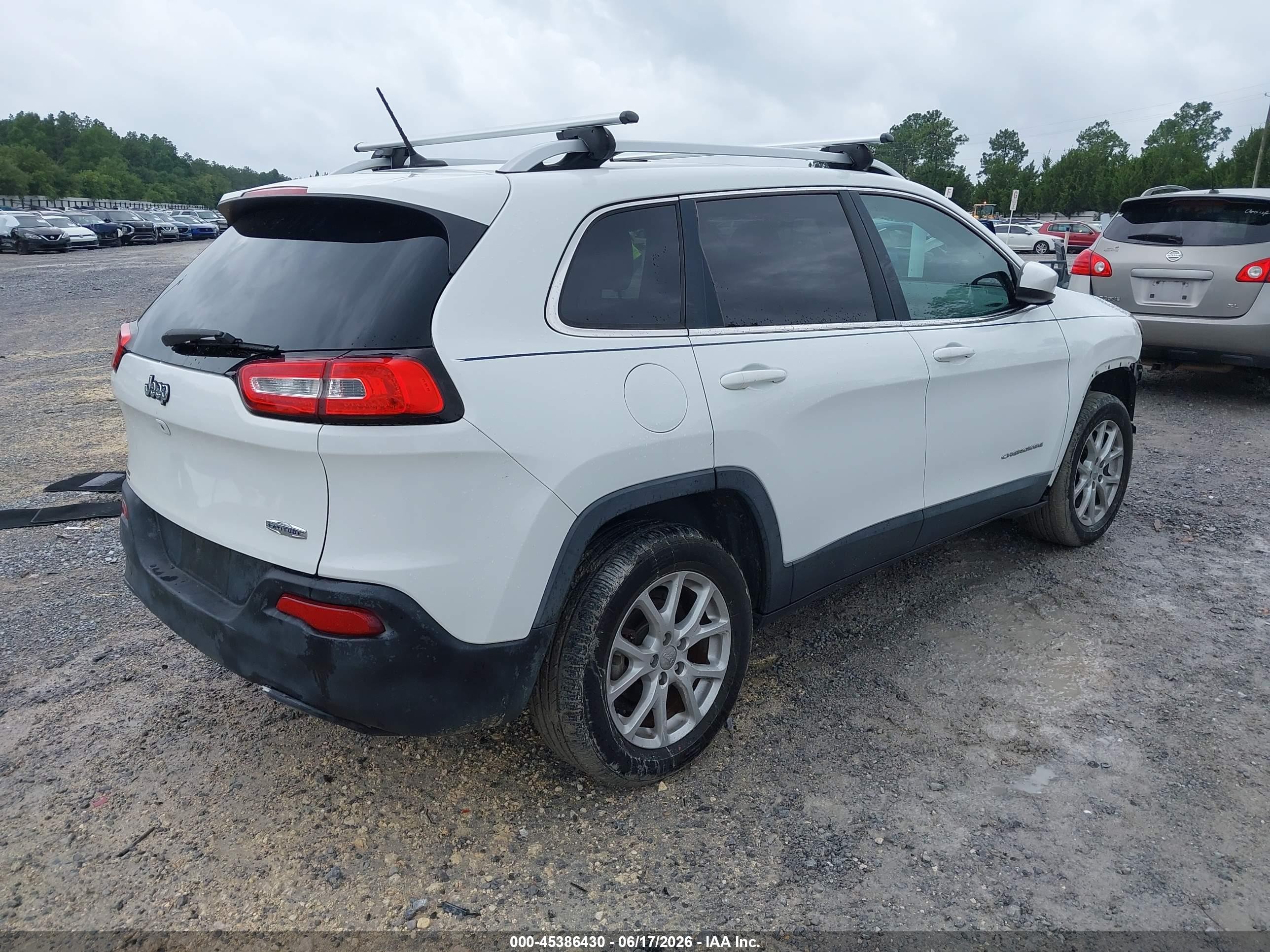 2015 Jeep Cherokee Latitude White vin: 1C4PJLCB4FW578697