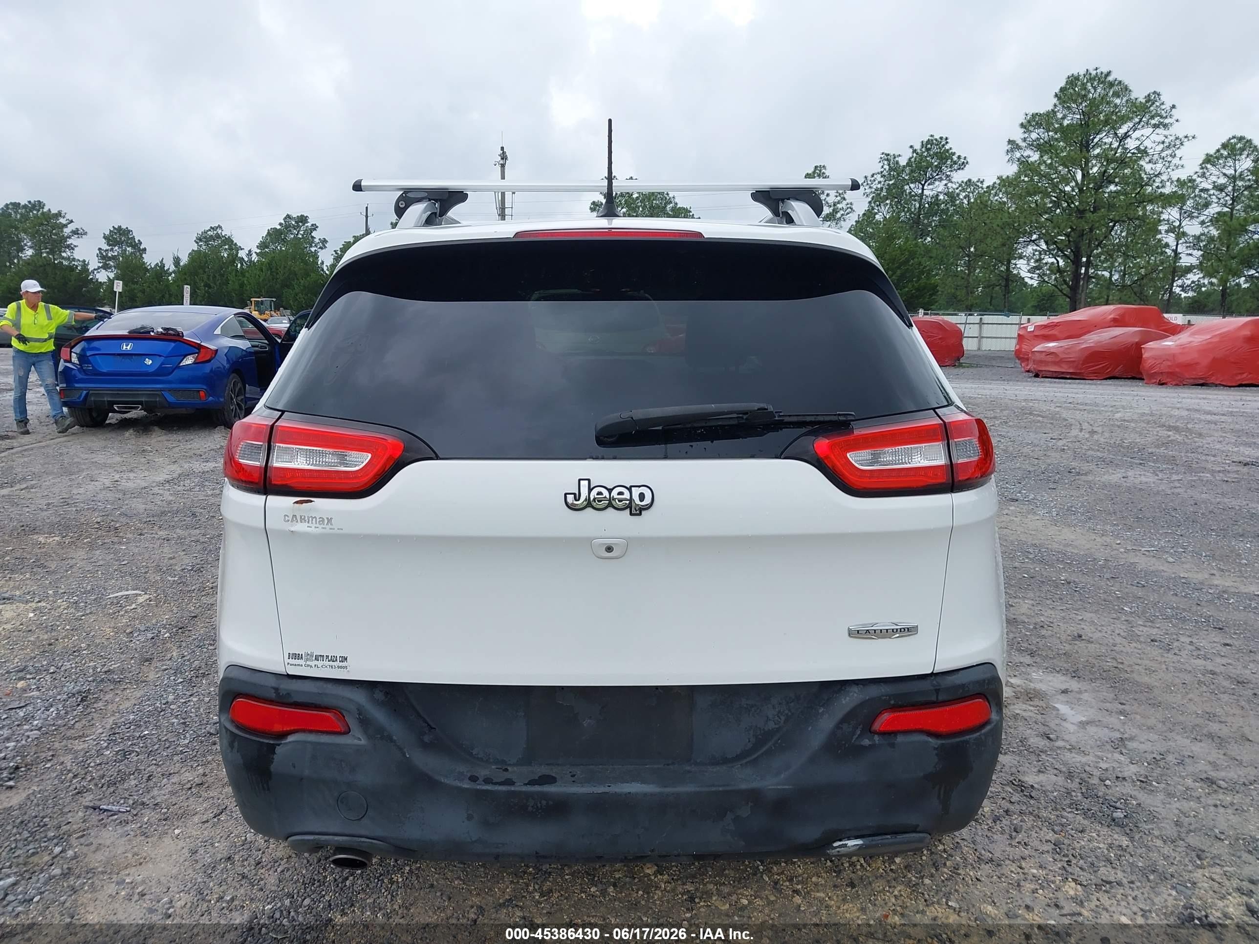 2015 Jeep Cherokee Latitude White vin: 1C4PJLCB4FW578697