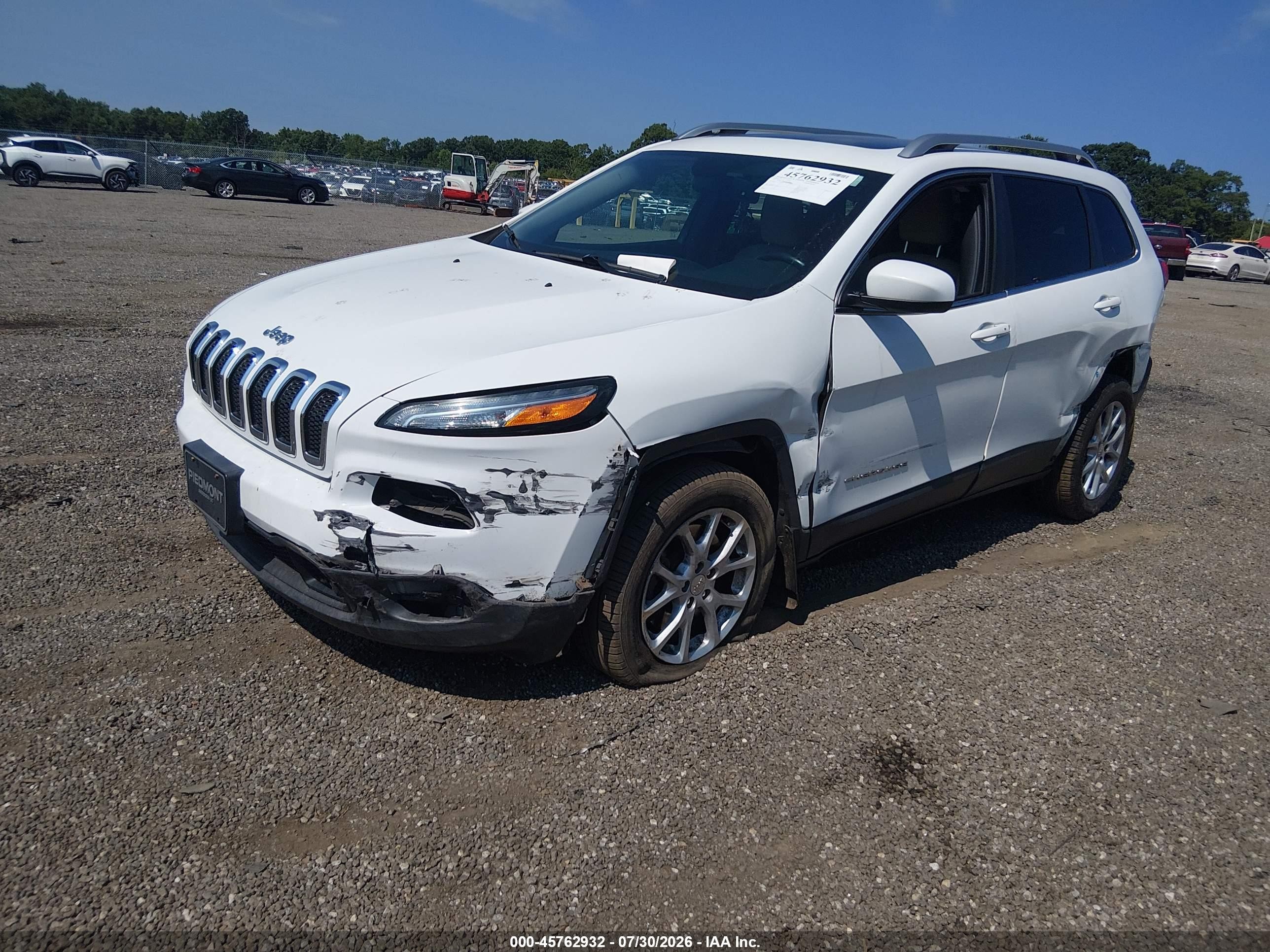 2015 Jeep Cherokee Latitude White vin: 1C4PJLCB4FW628000