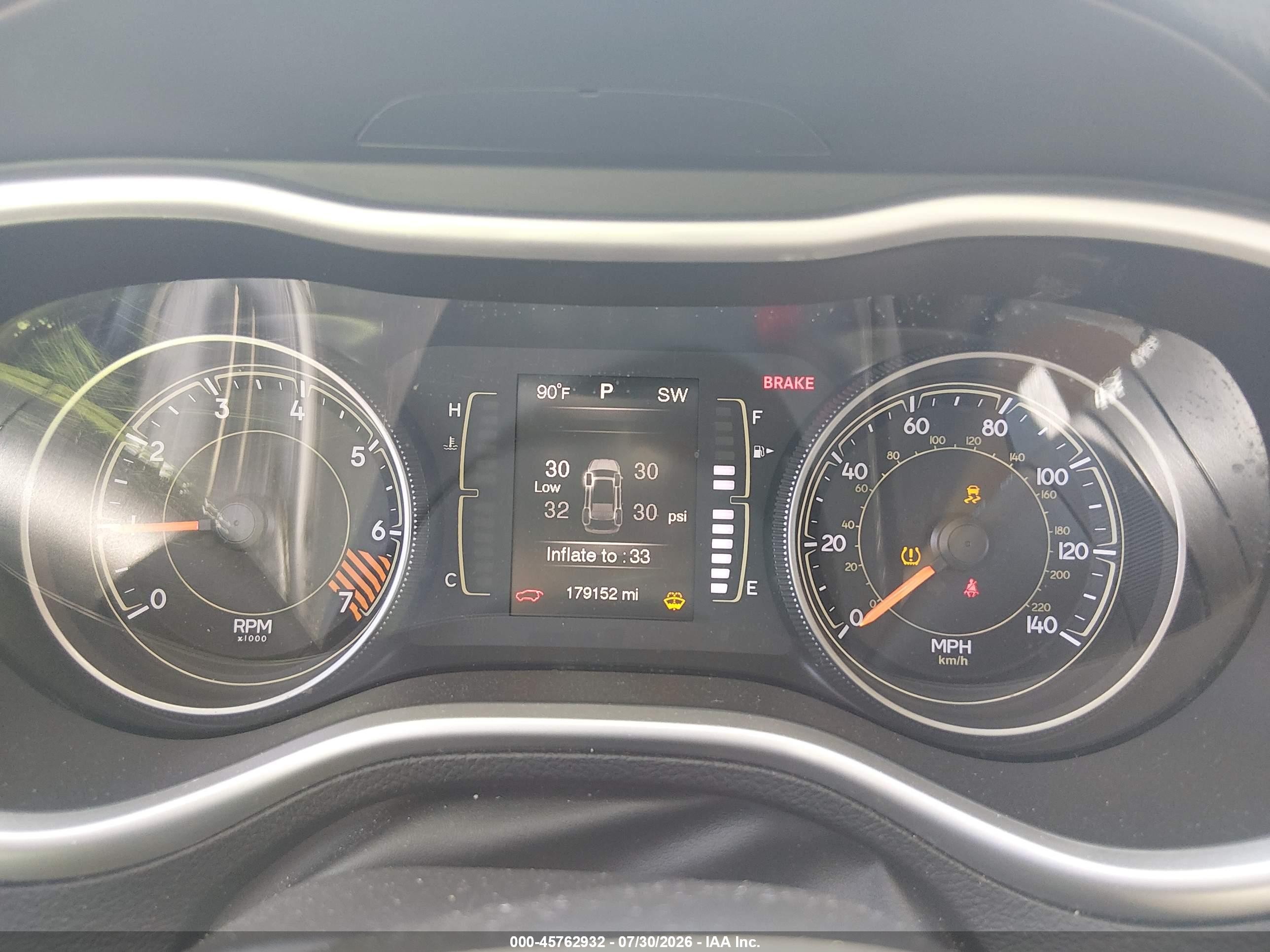 2015 Jeep Cherokee Latitude White vin: 1C4PJLCB4FW628000