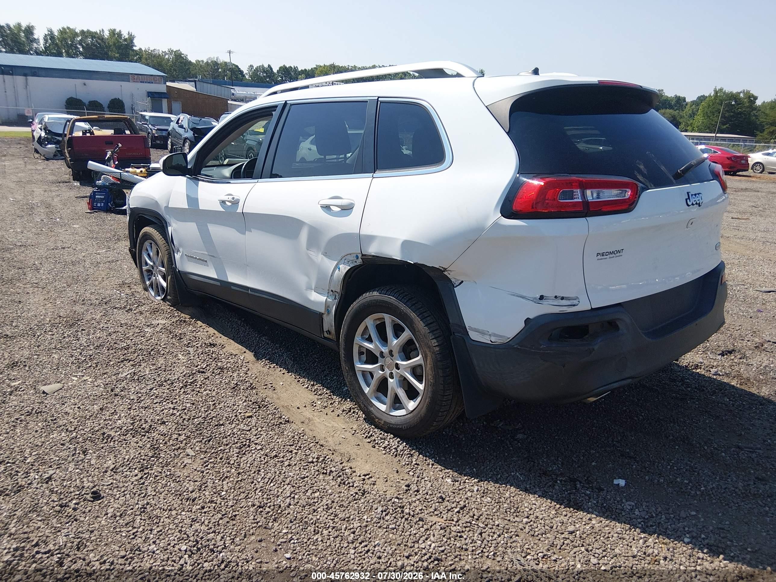 2015 Jeep Cherokee Latitude White vin: 1C4PJLCB4FW628000