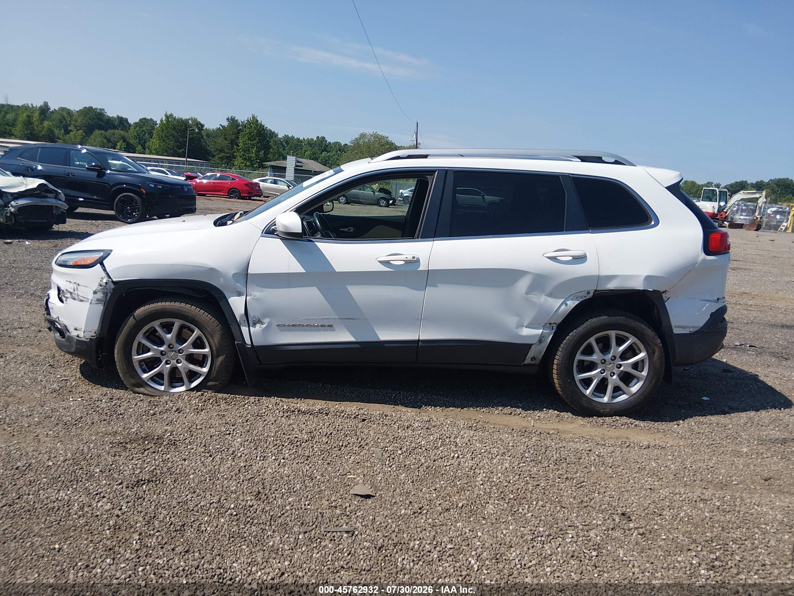 2015 Jeep Cherokee Latitude White vin: 1C4PJLCB4FW628000