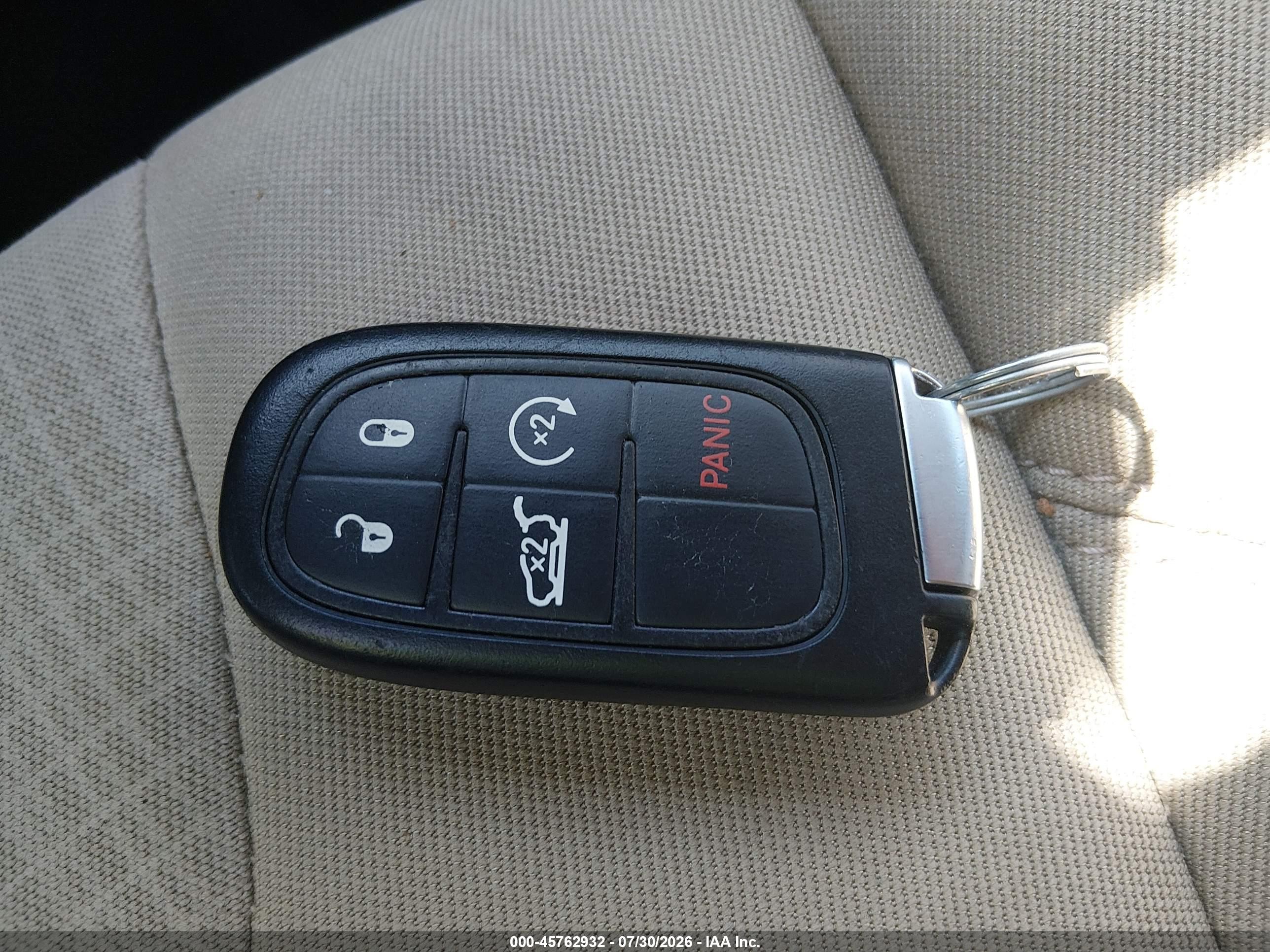 2015 Jeep Cherokee Latitude White vin: 1C4PJLCB4FW628000