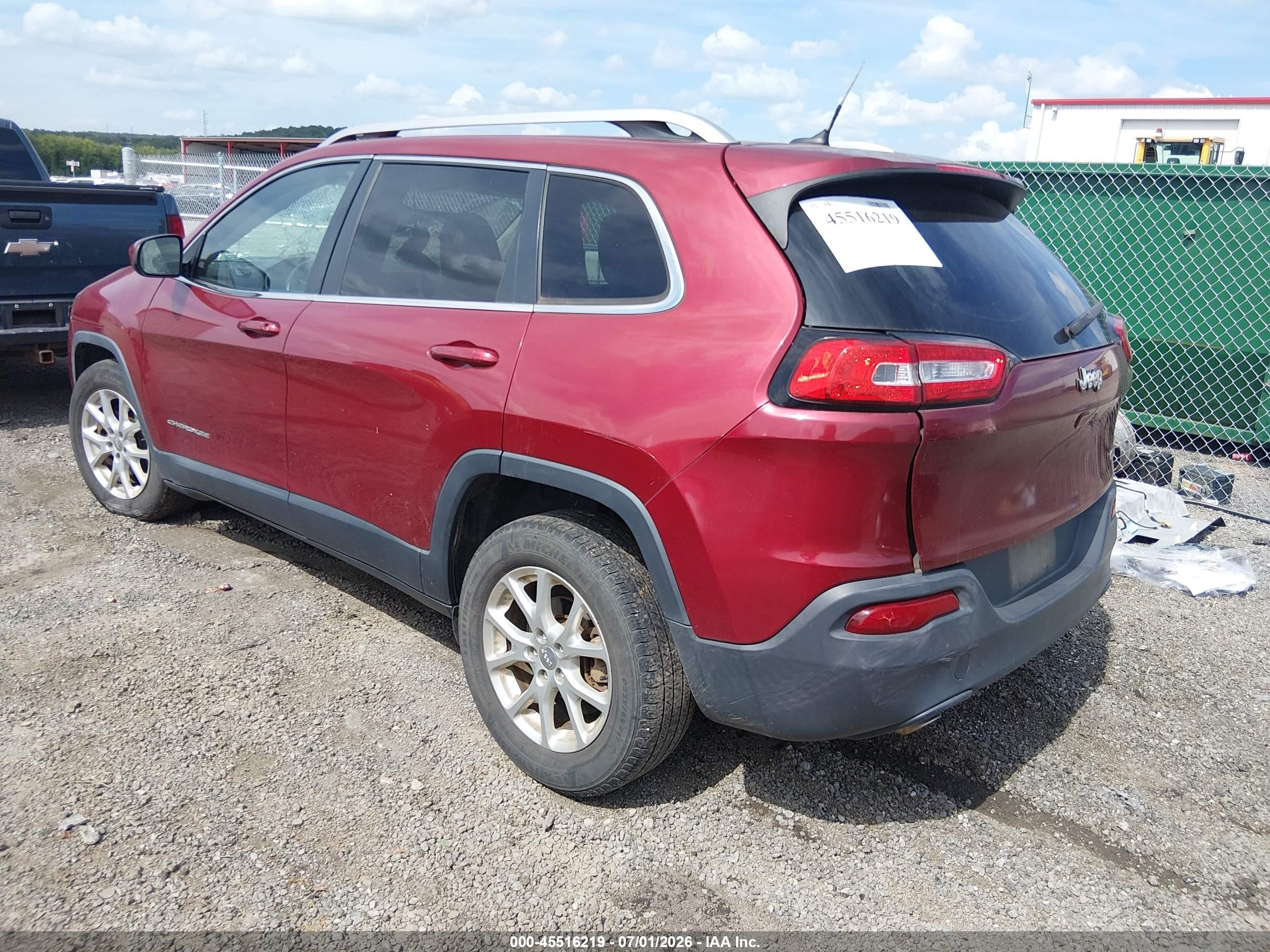 2015 Jeep Cherokee Latitude Red vin: 1C4PJLCB4FW689623