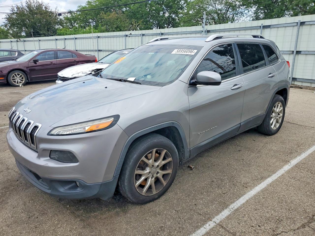 2015 Jeep Cherokee Latitude Silver vin: 1C4PJLCB4FW699956