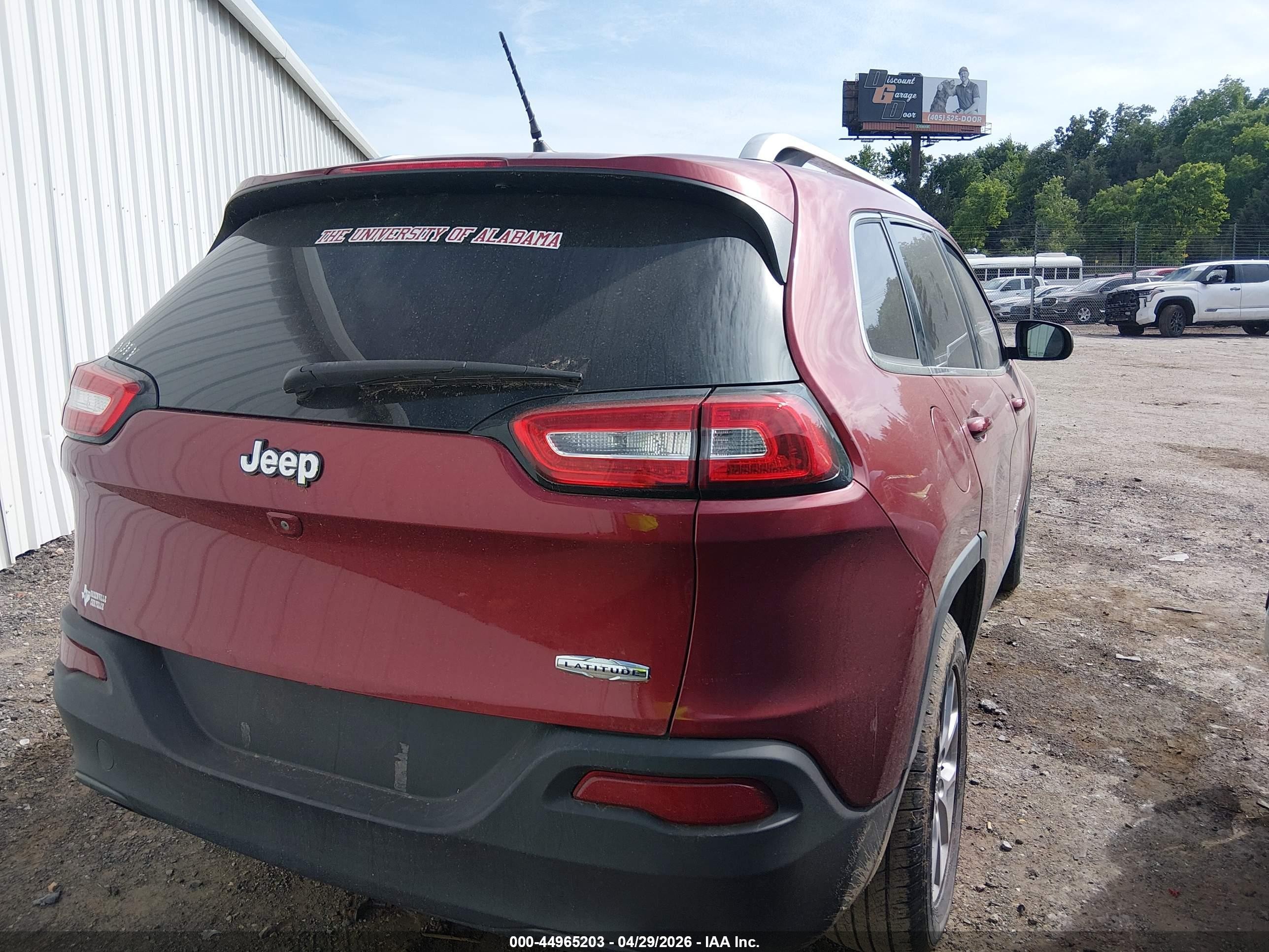 2015 Jeep Cherokee Latitude Red vin: 1C4PJLCB4FW700460