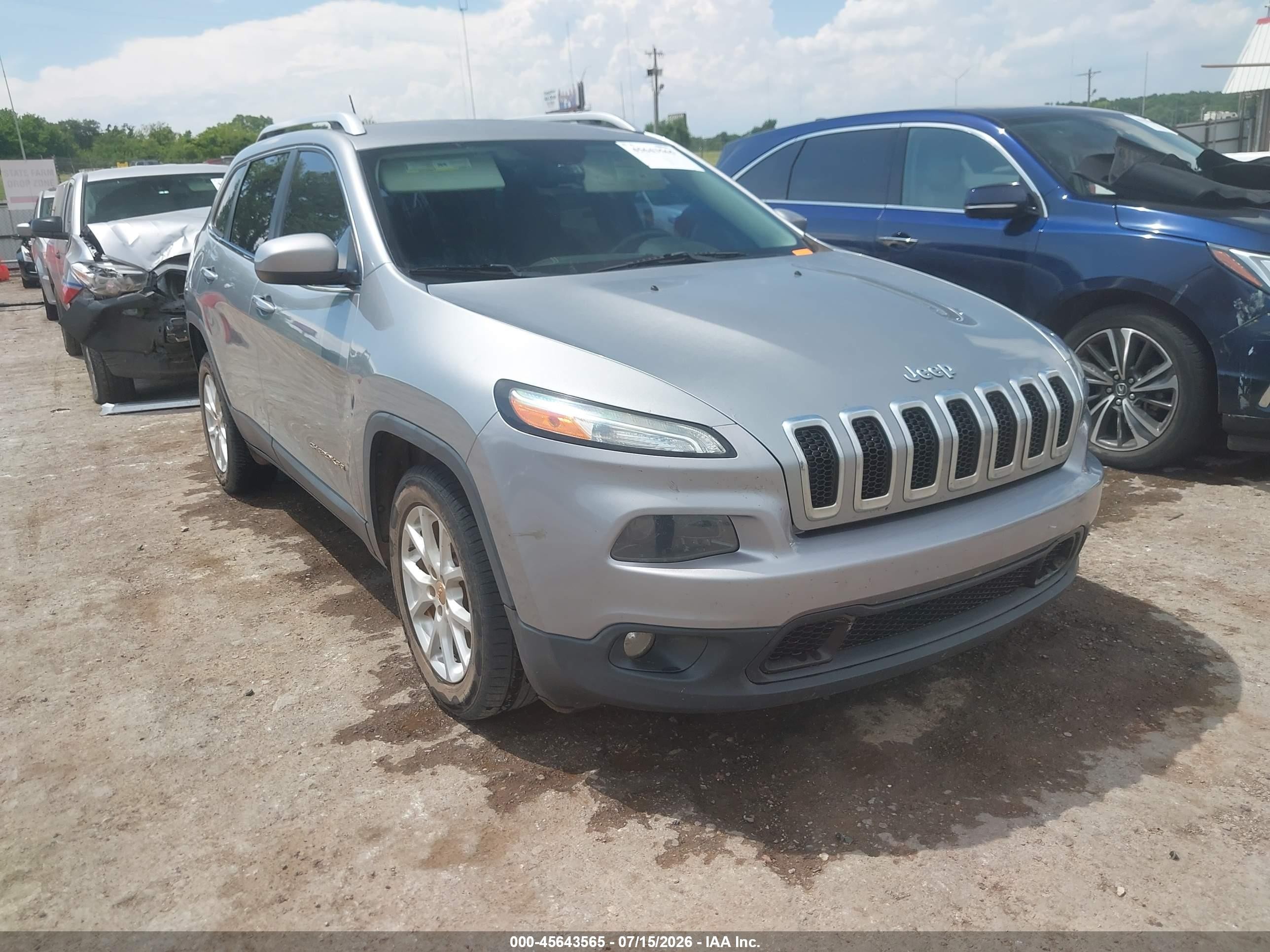 2015 Jeep Cherokee Latitude Gray vin: 1C4PJLCB4FW721731