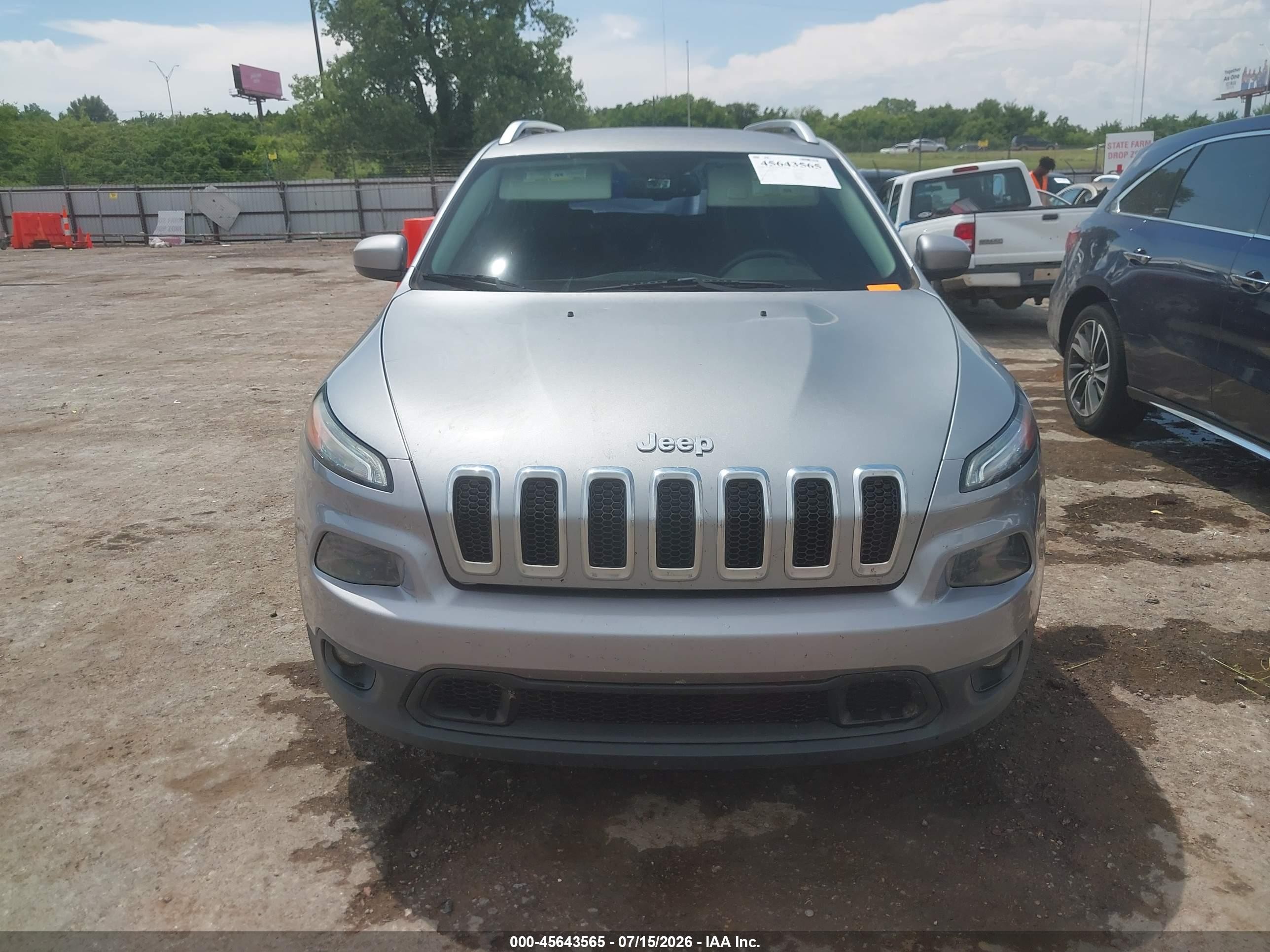 2015 Jeep Cherokee Latitude Gray vin: 1C4PJLCB4FW721731