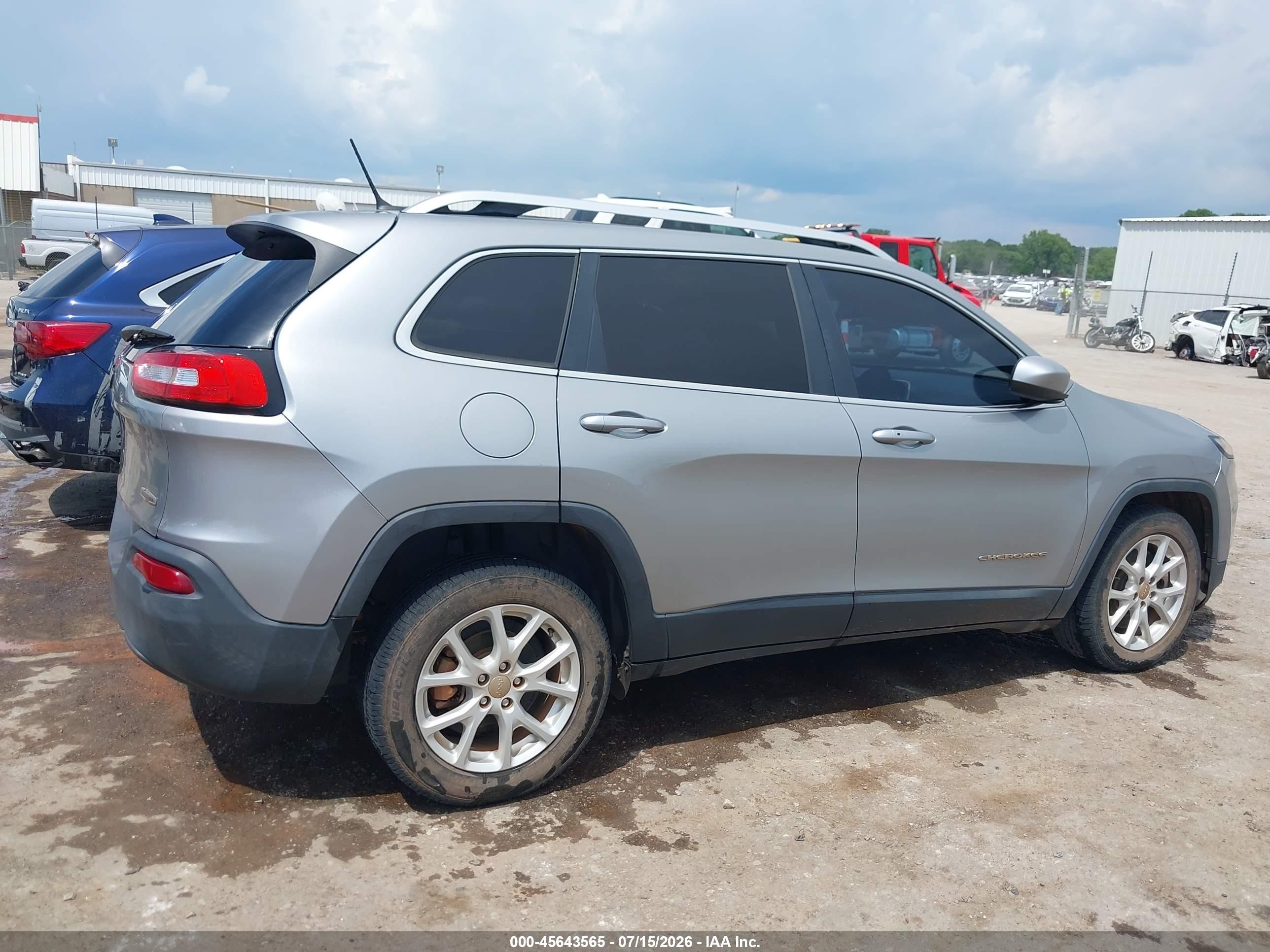 2015 Jeep Cherokee Latitude Gray vin: 1C4PJLCB4FW721731