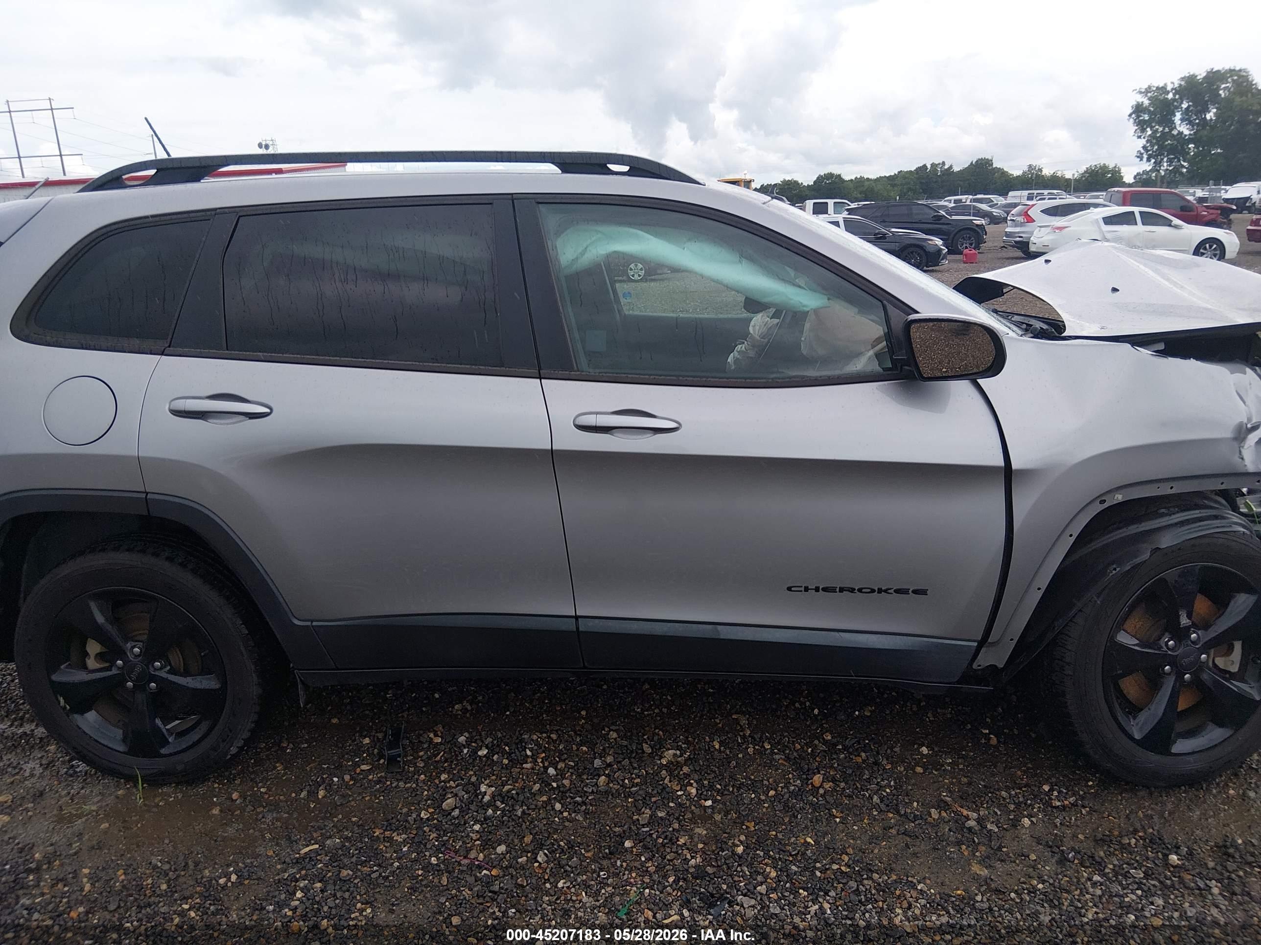 2015 Jeep Cherokee Latitude Altitude Silver vin: 1C4PJLCB4FW723186