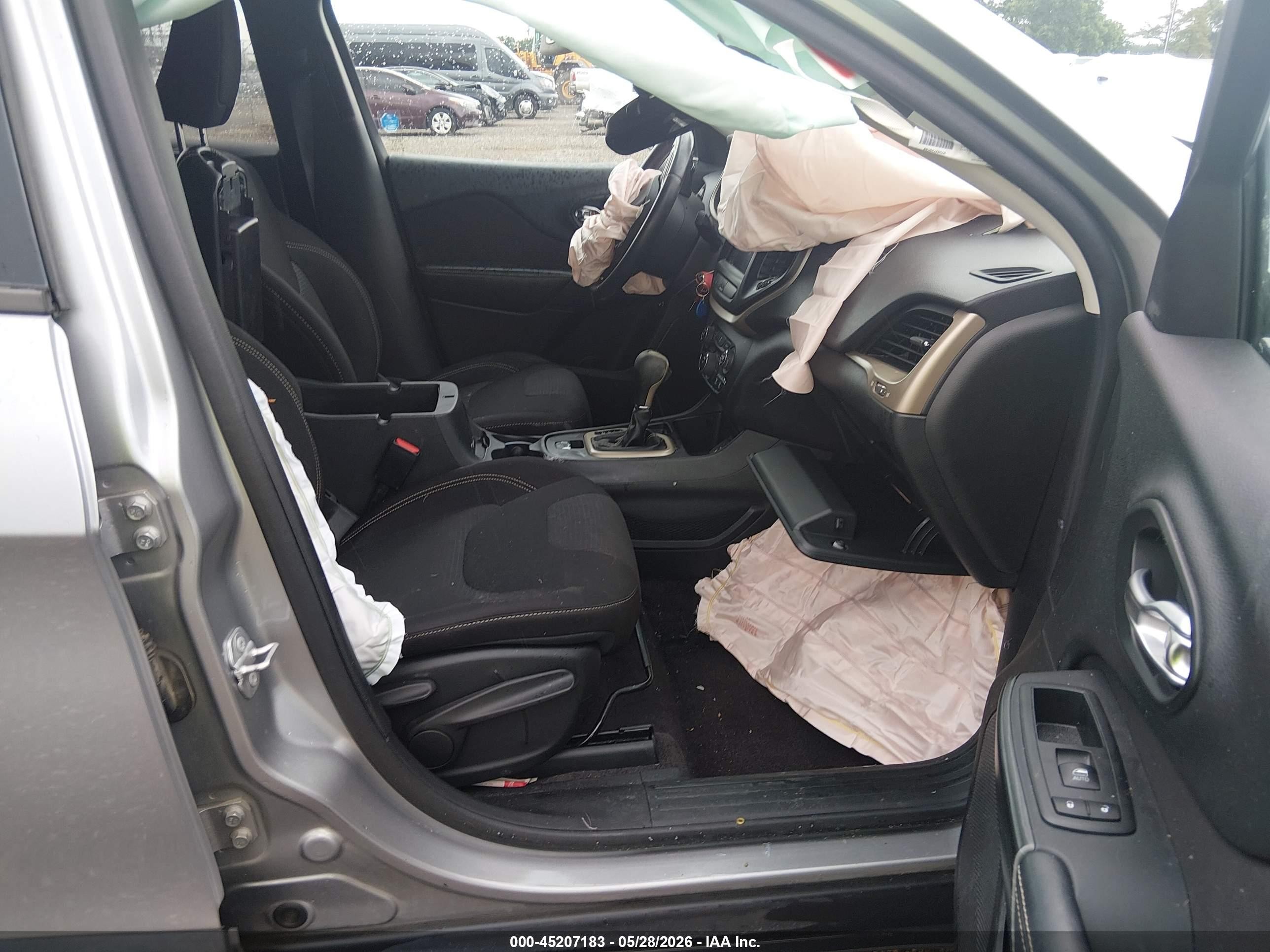 2015 Jeep Cherokee Latitude Altitude Silver vin: 1C4PJLCB4FW723186