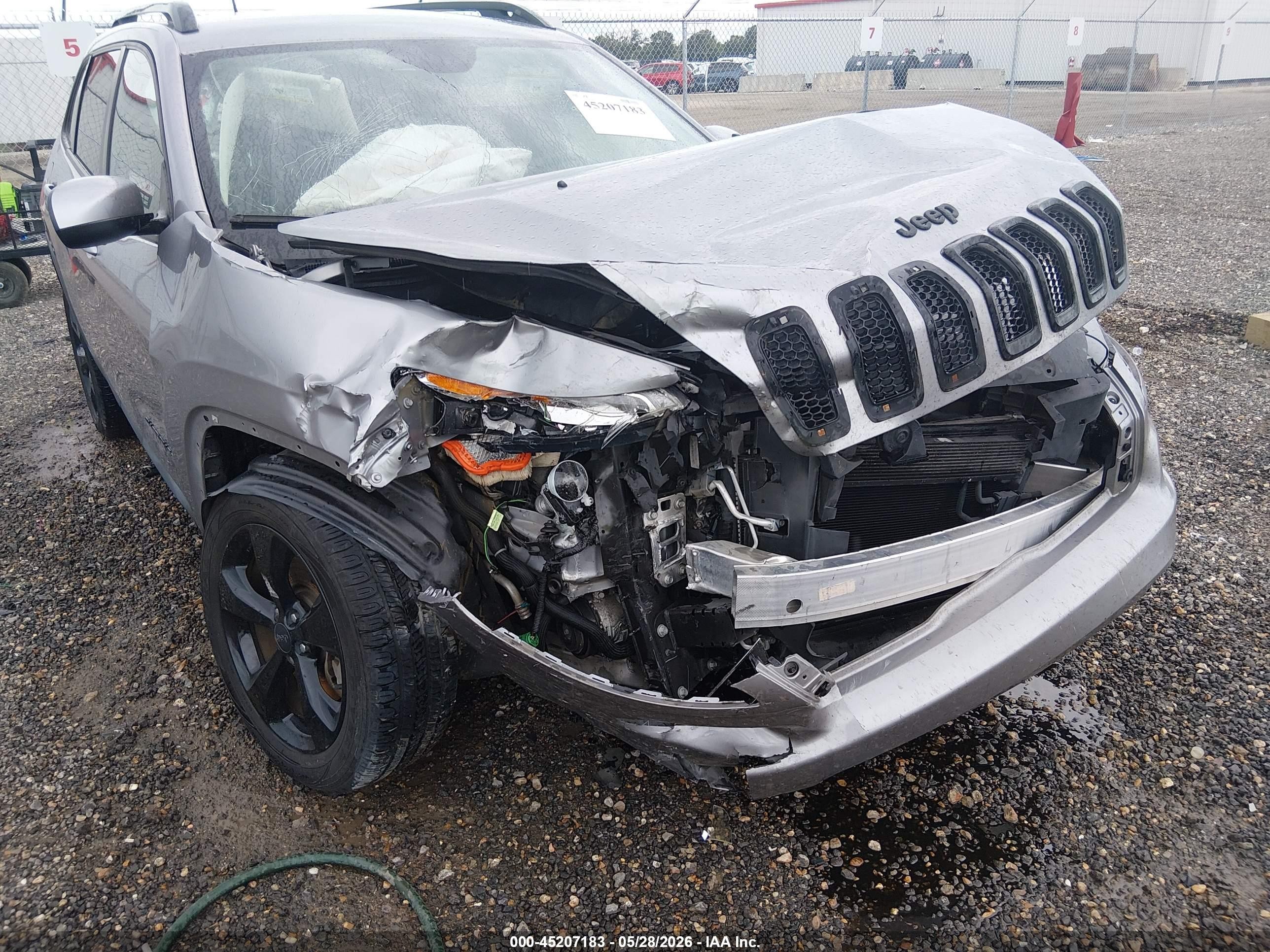 2015 Jeep Cherokee Latitude Altitude Silver vin: 1C4PJLCB4FW723186