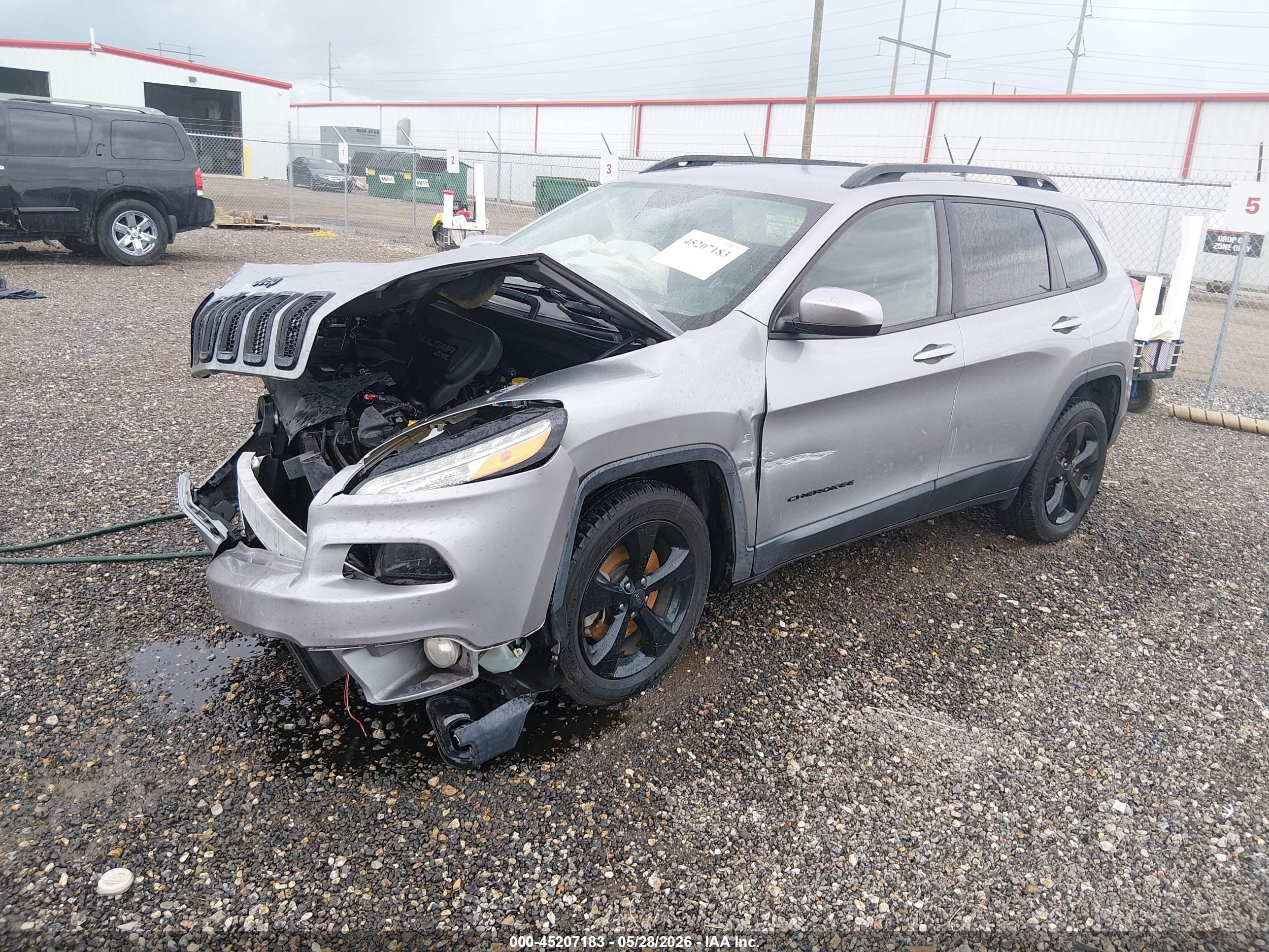2015 Jeep Cherokee Latitude Altitude Silver vin: 1C4PJLCB4FW723186