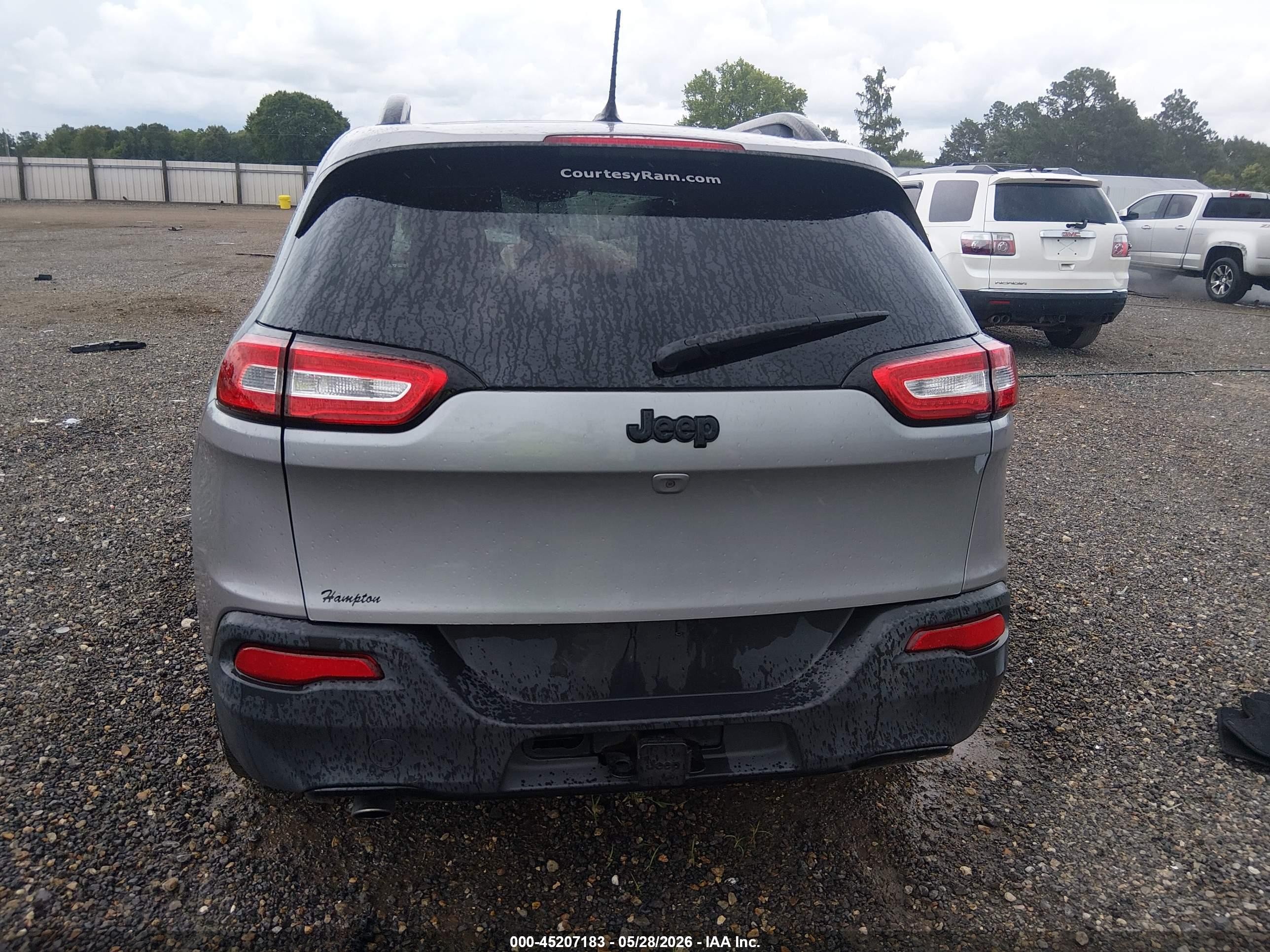 2015 Jeep Cherokee Latitude Altitude Silver vin: 1C4PJLCB4FW723186