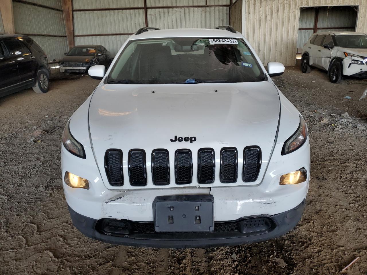 2015 Jeep Cherokee Latitude White vin: 1C4PJLCB4FW723446