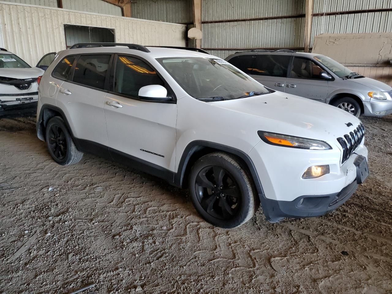2015 Jeep Cherokee Latitude White vin: 1C4PJLCB4FW723446