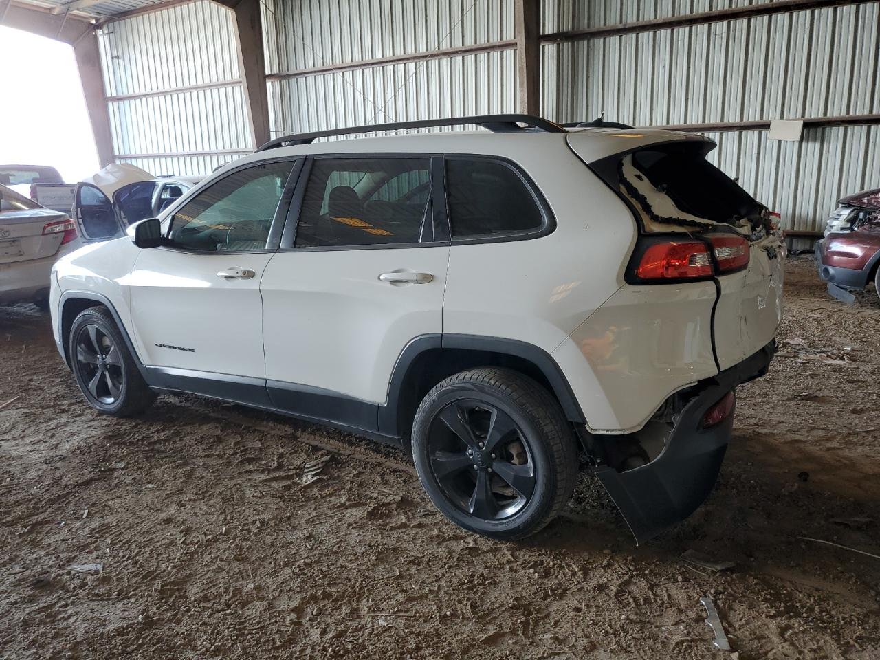 2015 Jeep Cherokee Latitude White vin: 1C4PJLCB4FW723446
