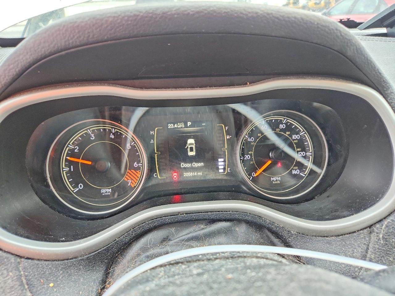 2015 Jeep Cherokee Latitude Gold vin: 1C4PJLCB4FW742546