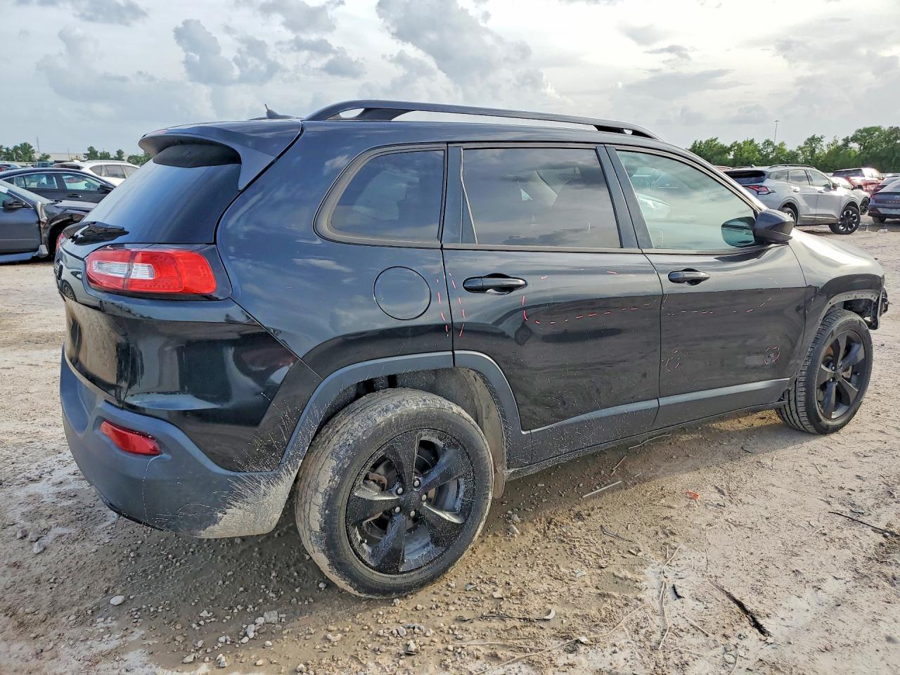 2015 Jeep Cherokee Latitude Black vin: 1C4PJLCB4FW781136