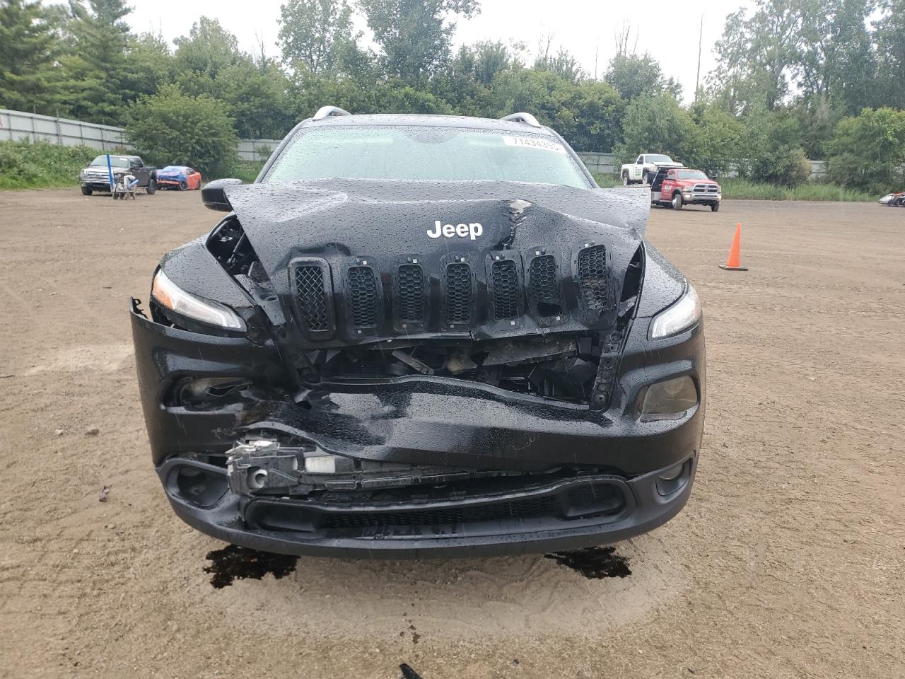 2017 Jeep Cherokee Latitude Черный vin: 1C4PJLCB4HW559960