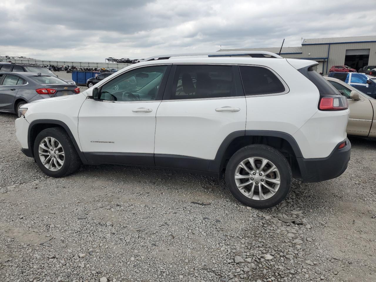 2019 Jeep Cherokee Latitude White vin: 1C4PJLCB4KD266563