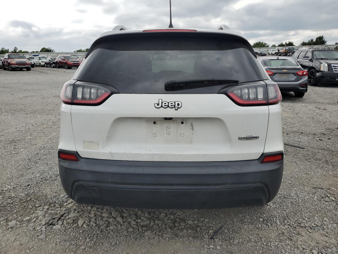 2019 Jeep Cherokee Latitude White vin: 1C4PJLCB4KD266563