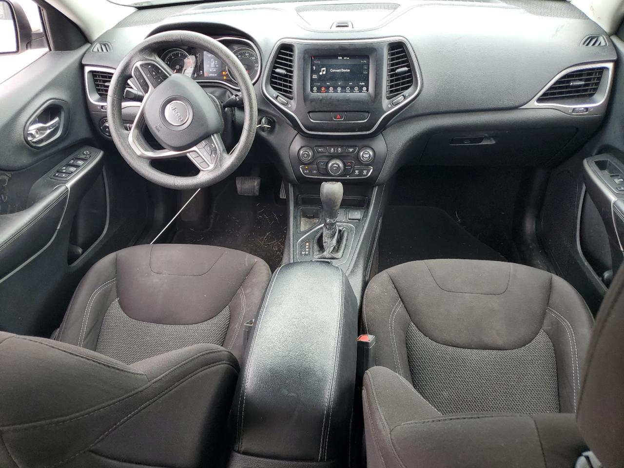 2019 Jeep Cherokee Latitude White vin: 1C4PJLCB4KD266563