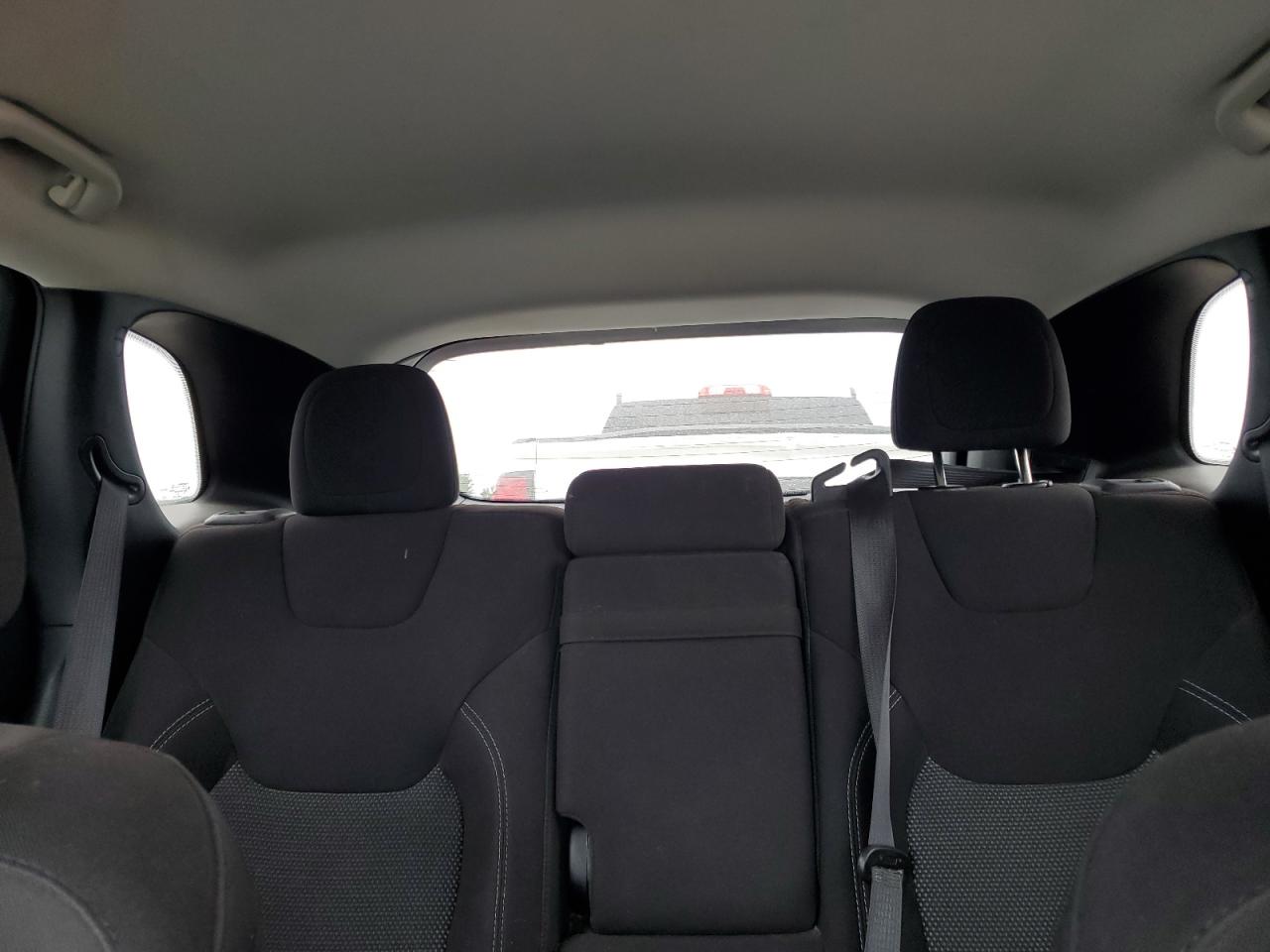 2019 Jeep Cherokee Latitude White vin: 1C4PJLCB4KD266563