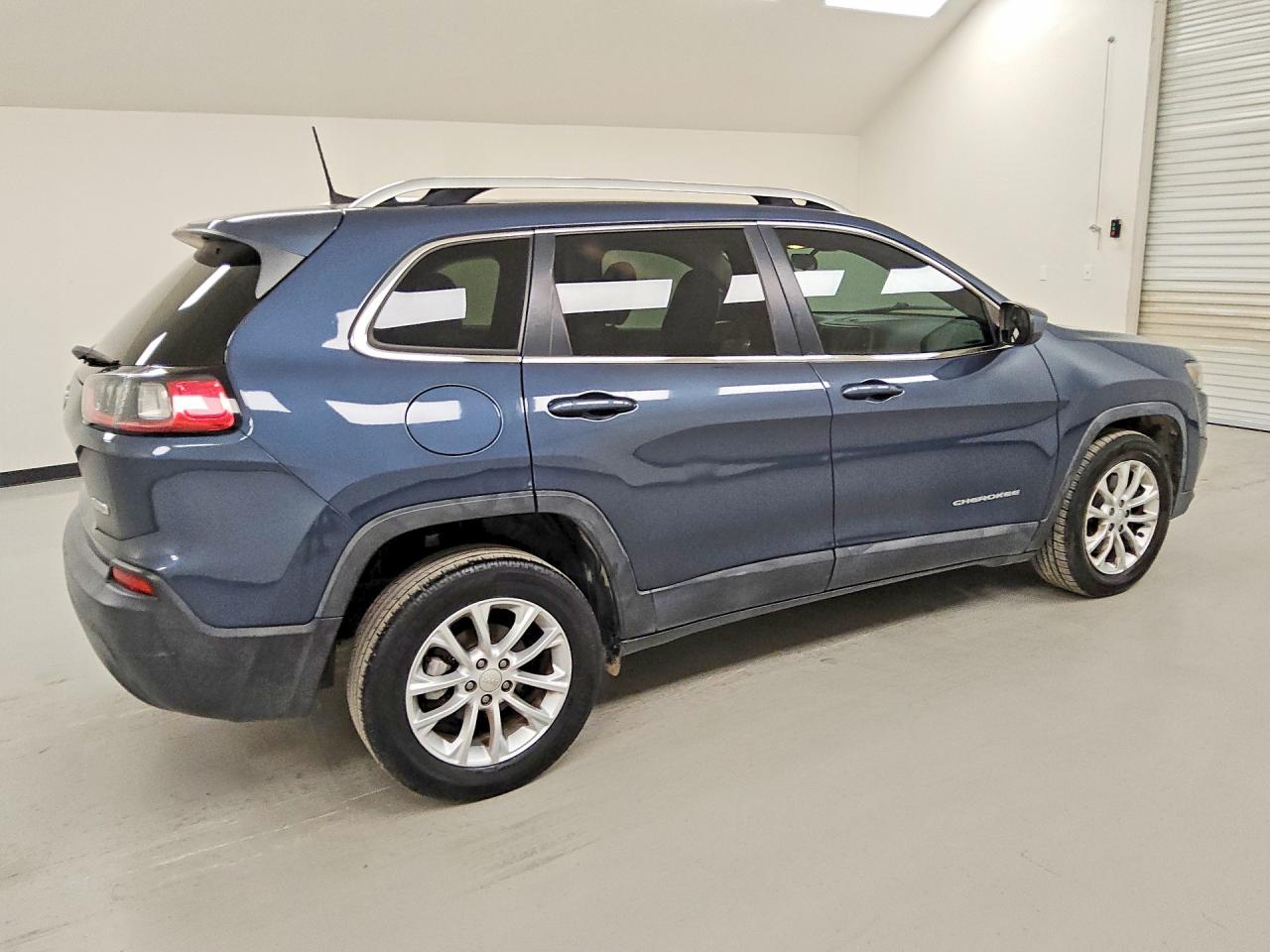 2019 Jeep Cherokee Latitude Blue vin: 1C4PJLCB4KD486429