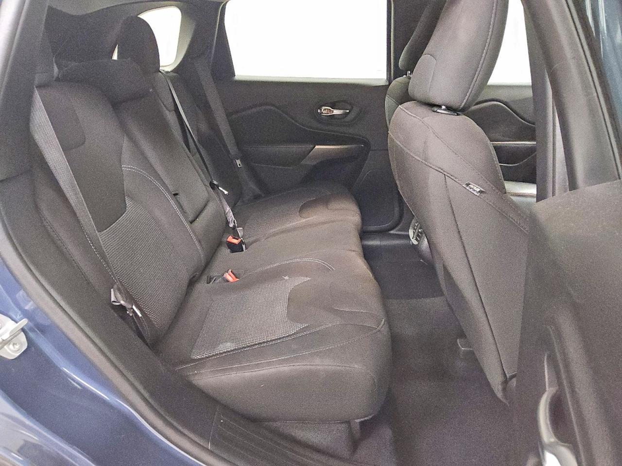 2019 Jeep Cherokee Latitude Blue vin: 1C4PJLCB4KD486429