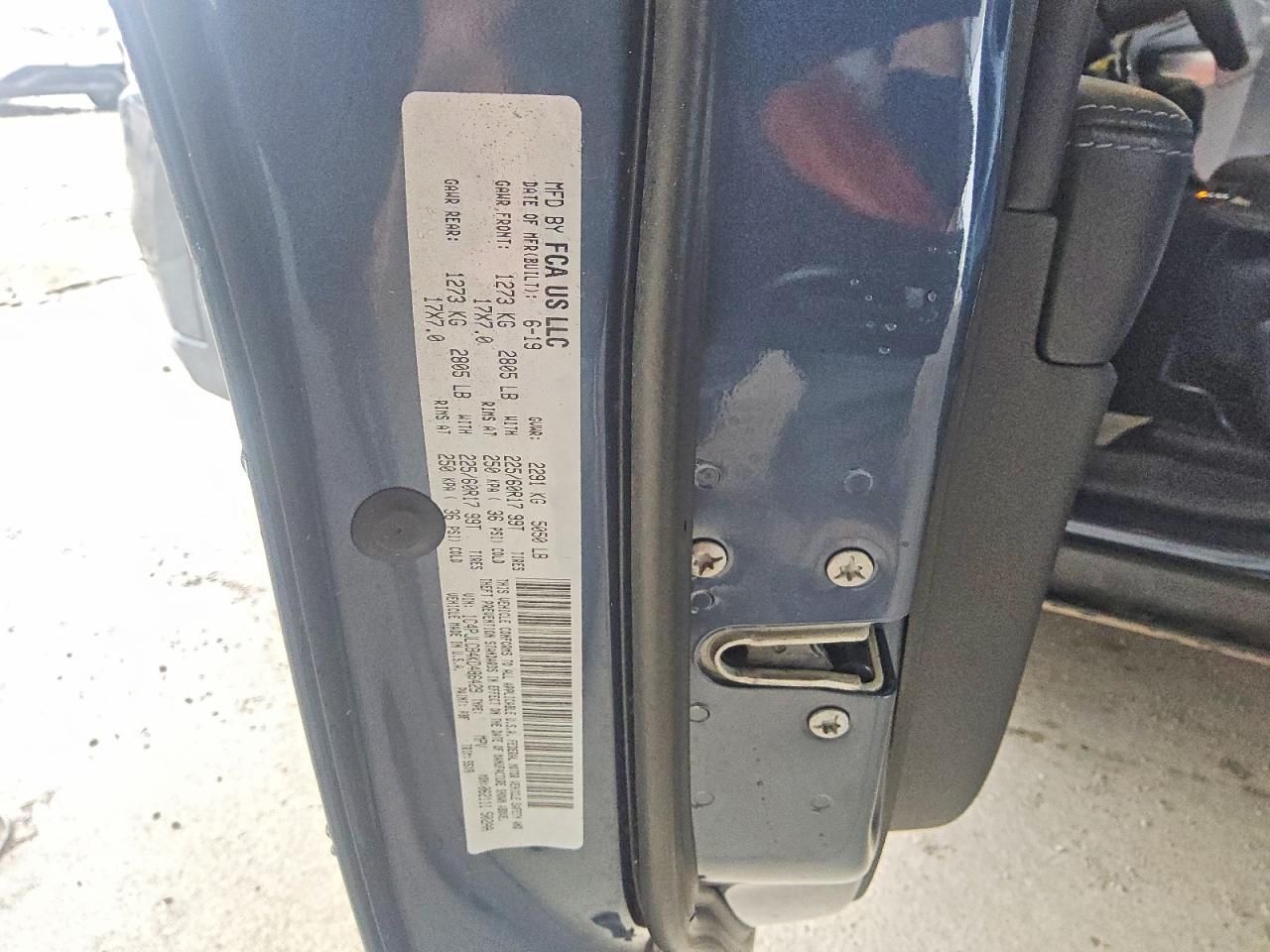 2019 Jeep Cherokee Latitude Blue vin: 1C4PJLCB4KD486429